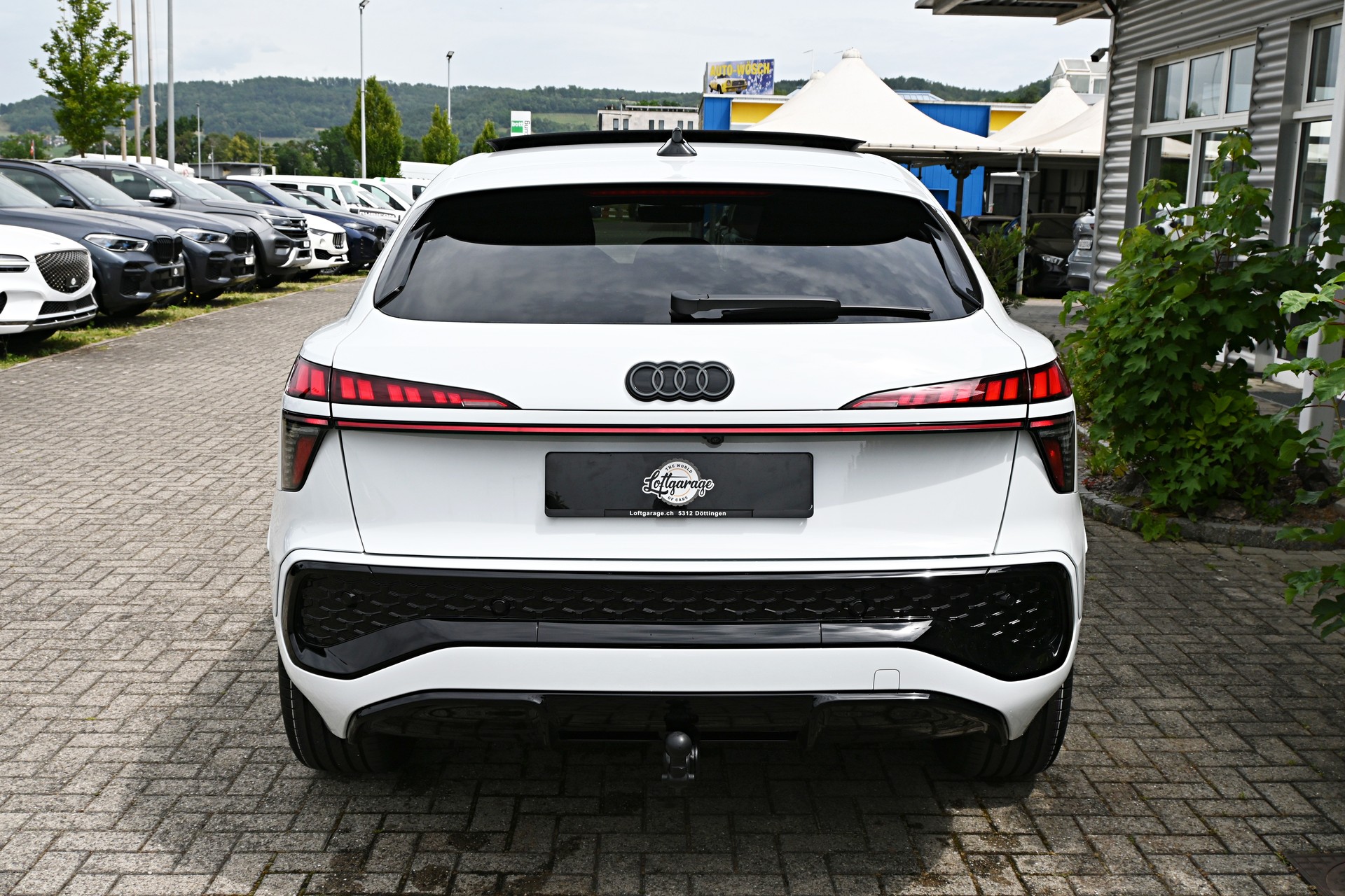 AUDI Q3 Sportback S Line Plus Black TFSI S tronic 150PS + AHK 1800kg-showroom-element-3