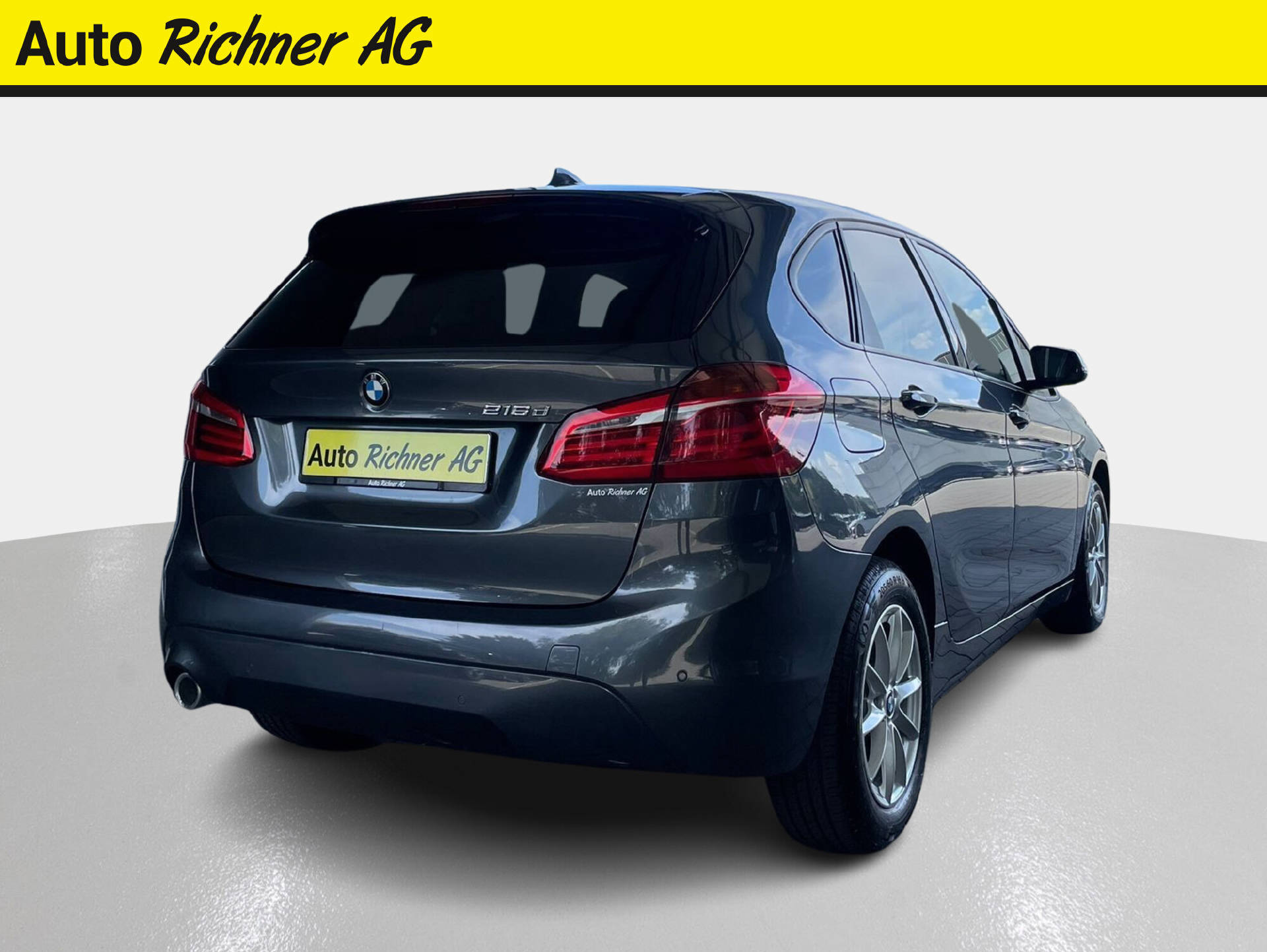BMW 216d Active Tourer-showroom-element-3