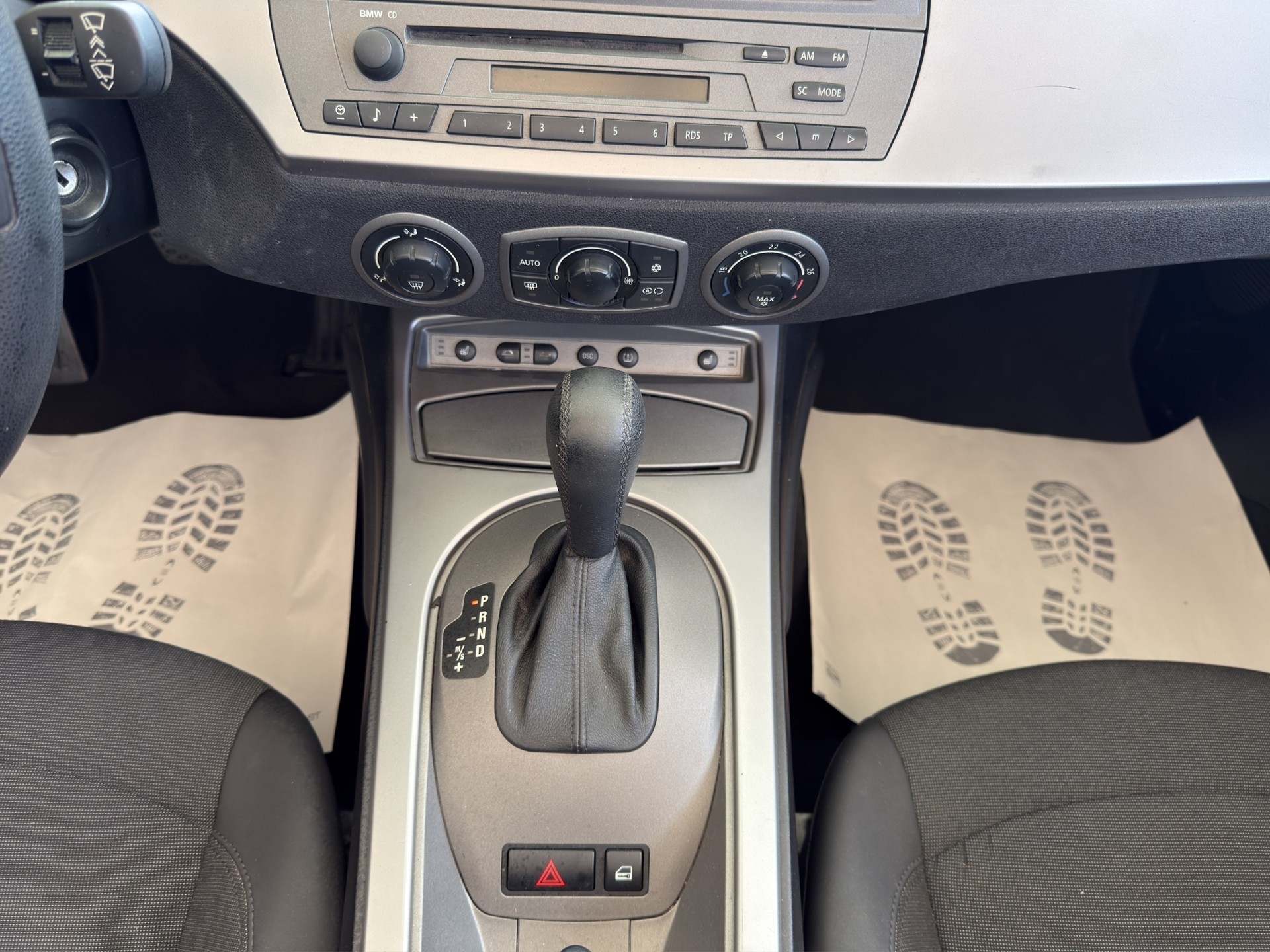 BMW Z4 2.2i Roadster-image-11