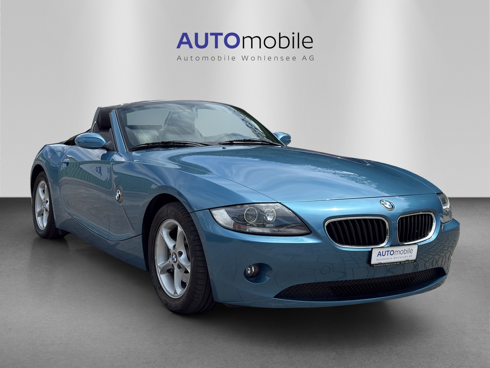 BMW Z4 2.2i Roadster-showroom-element-3