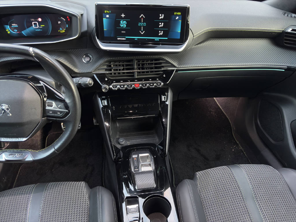 PEUGEOT 2008 e-GT-image-11