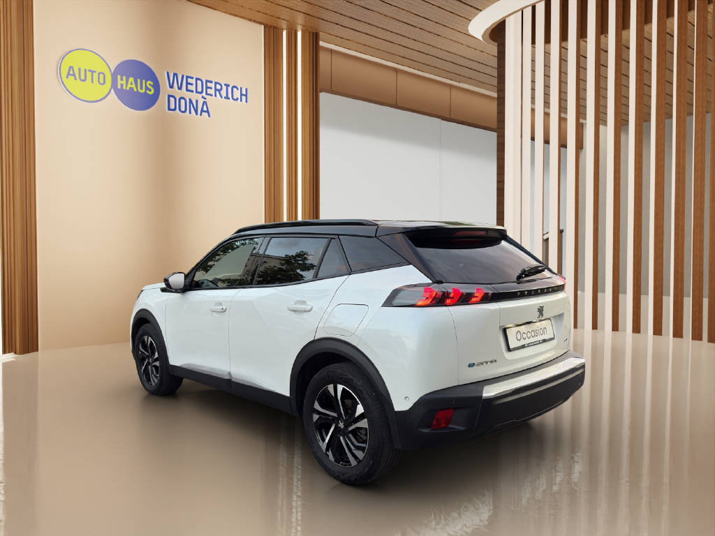 PEUGEOT 2008 e-GT-showroom-element-2