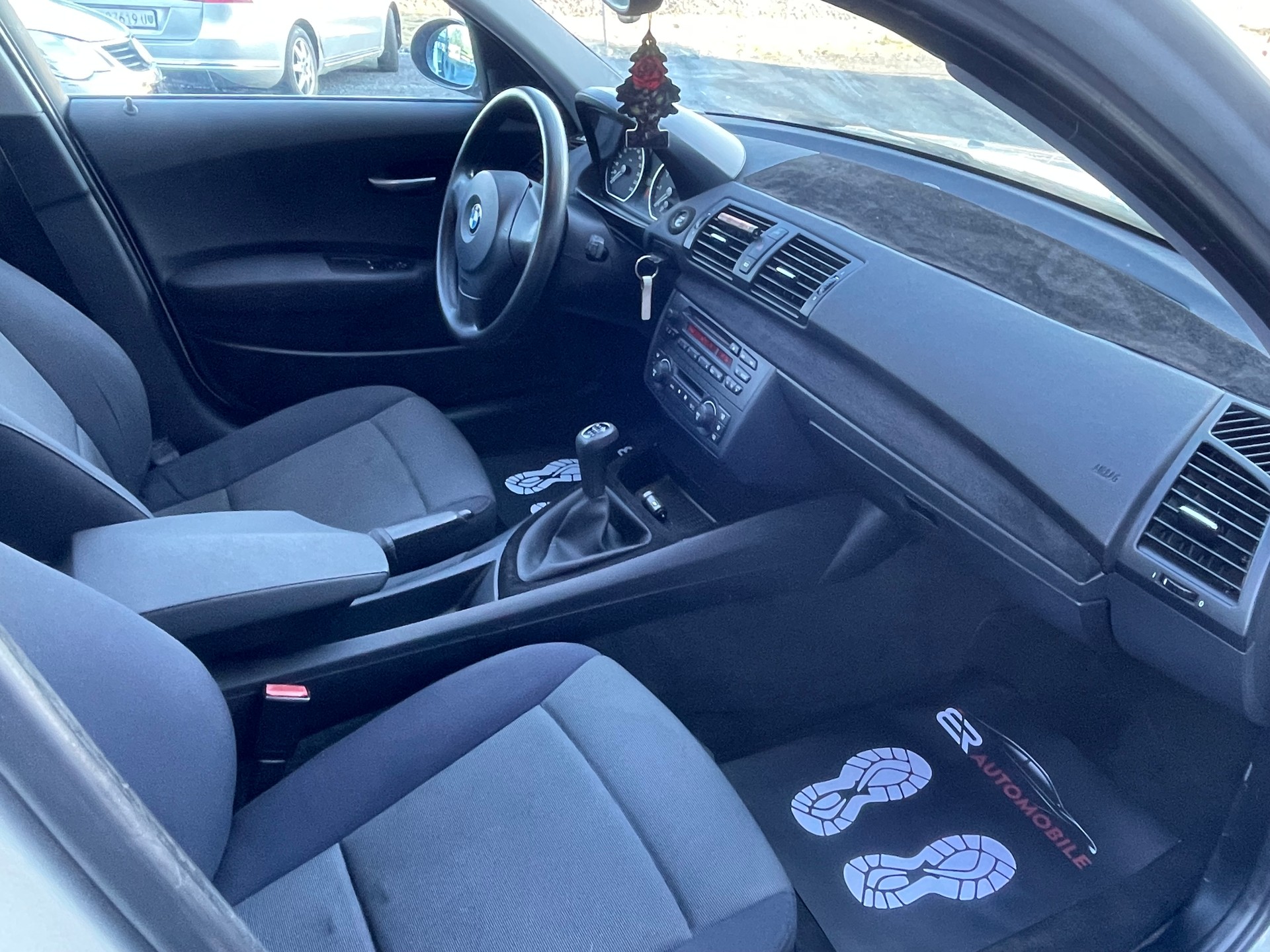 BMW 116i-image-8