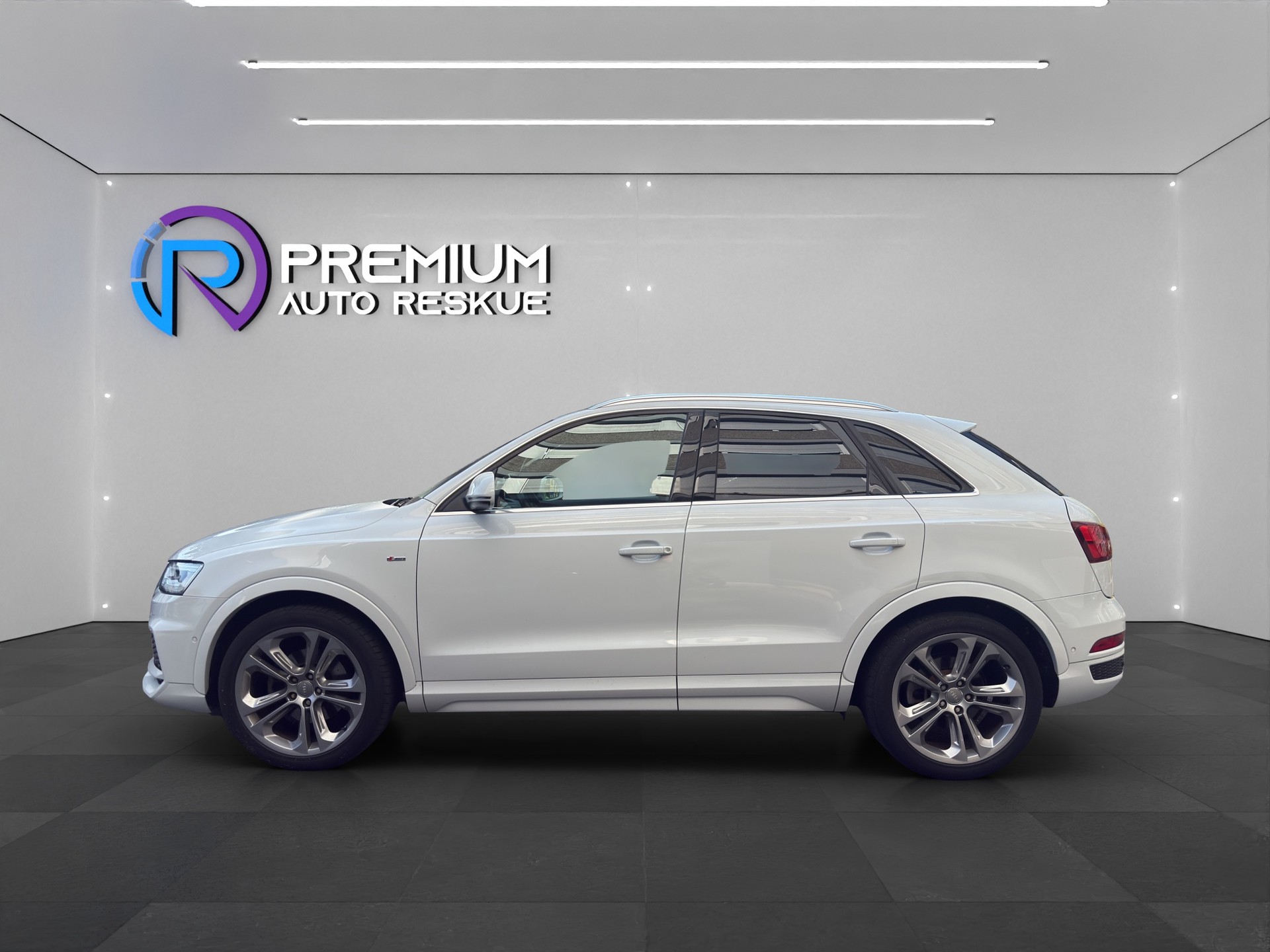 AUDI Q3 1.4 TFSI sport S-tronic-showroom-element-2