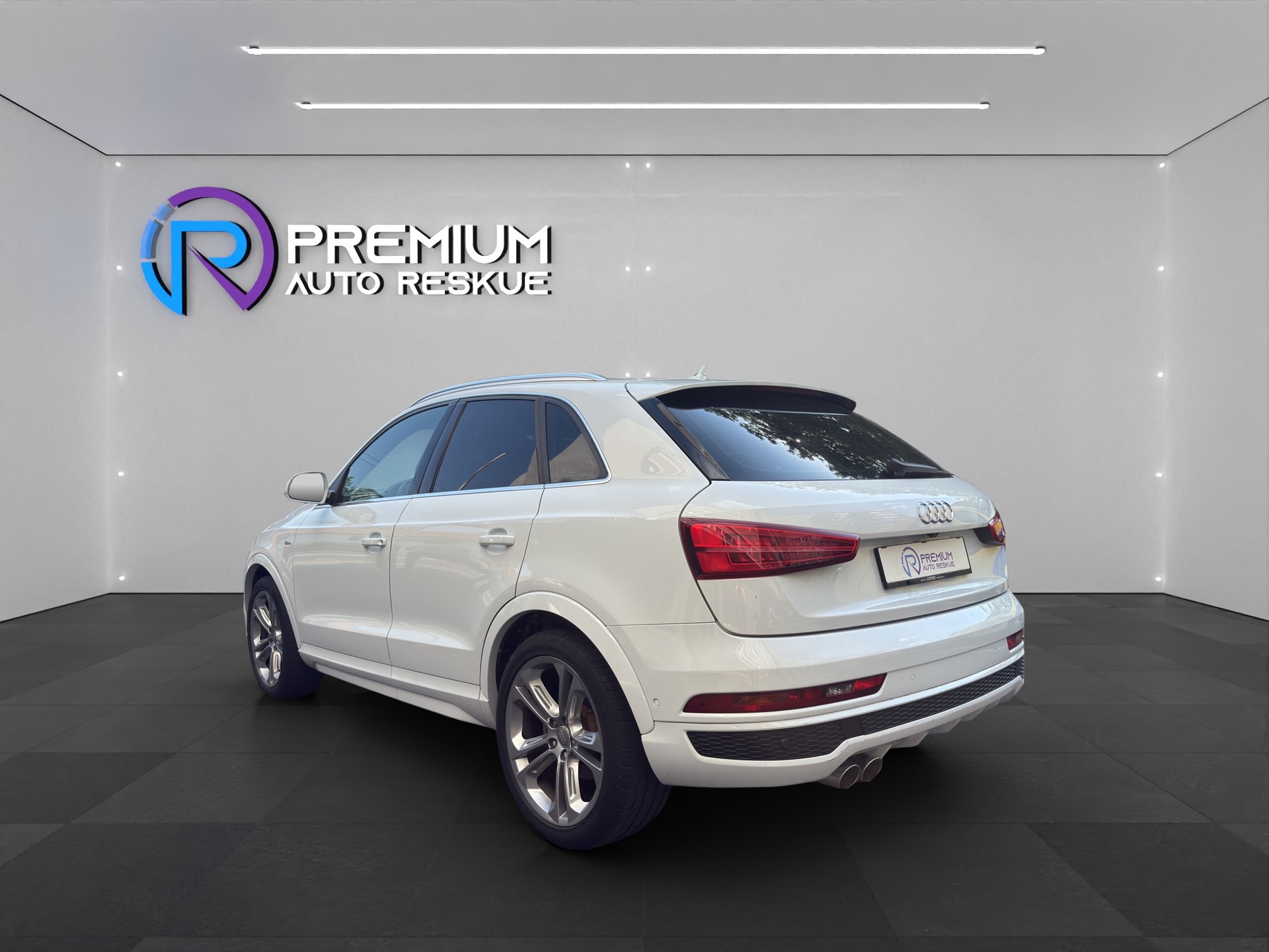 AUDI Q3 1.4 TFSI sport S-tronic-showroom-element-3