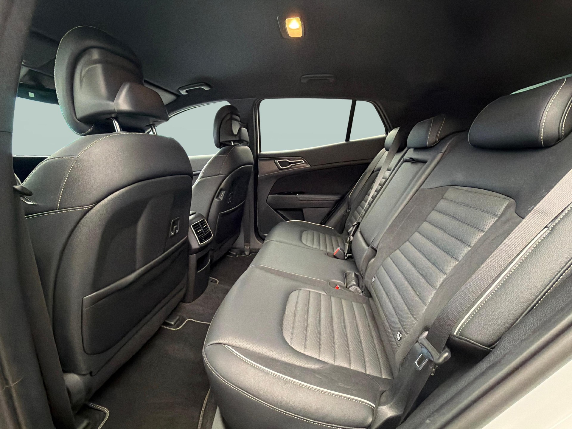 KIA Sportage 1.6 T-GDi PHEV GT-Line-image-10