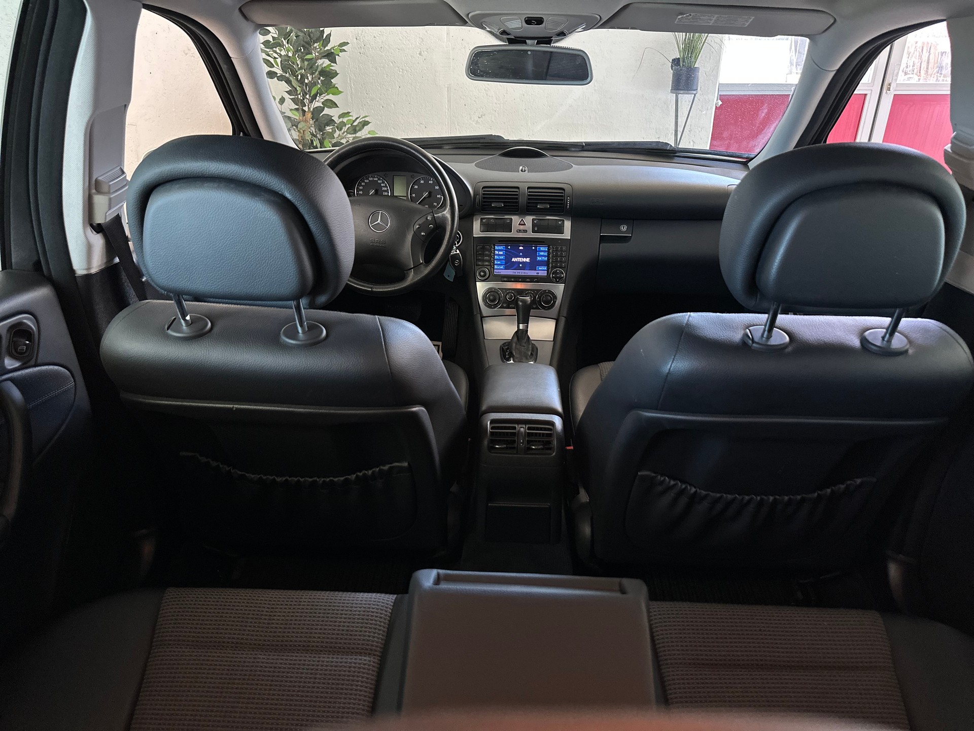 MERCEDES-BENZ C 230 Avantgarde-image-13