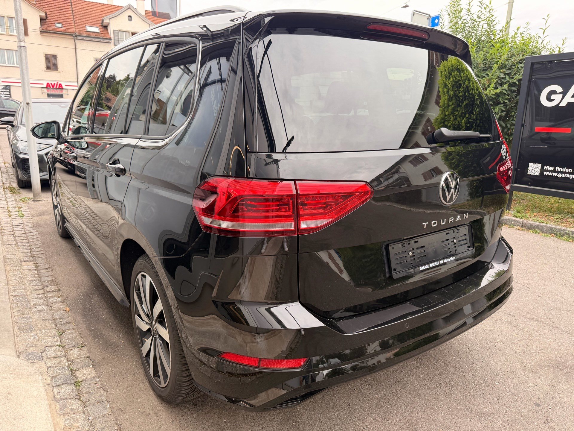 VW Touran 1.5 TSI Highline R-LINE *** TOPAUSGESTATTETER FAMILIENWAGEN ***-image-5