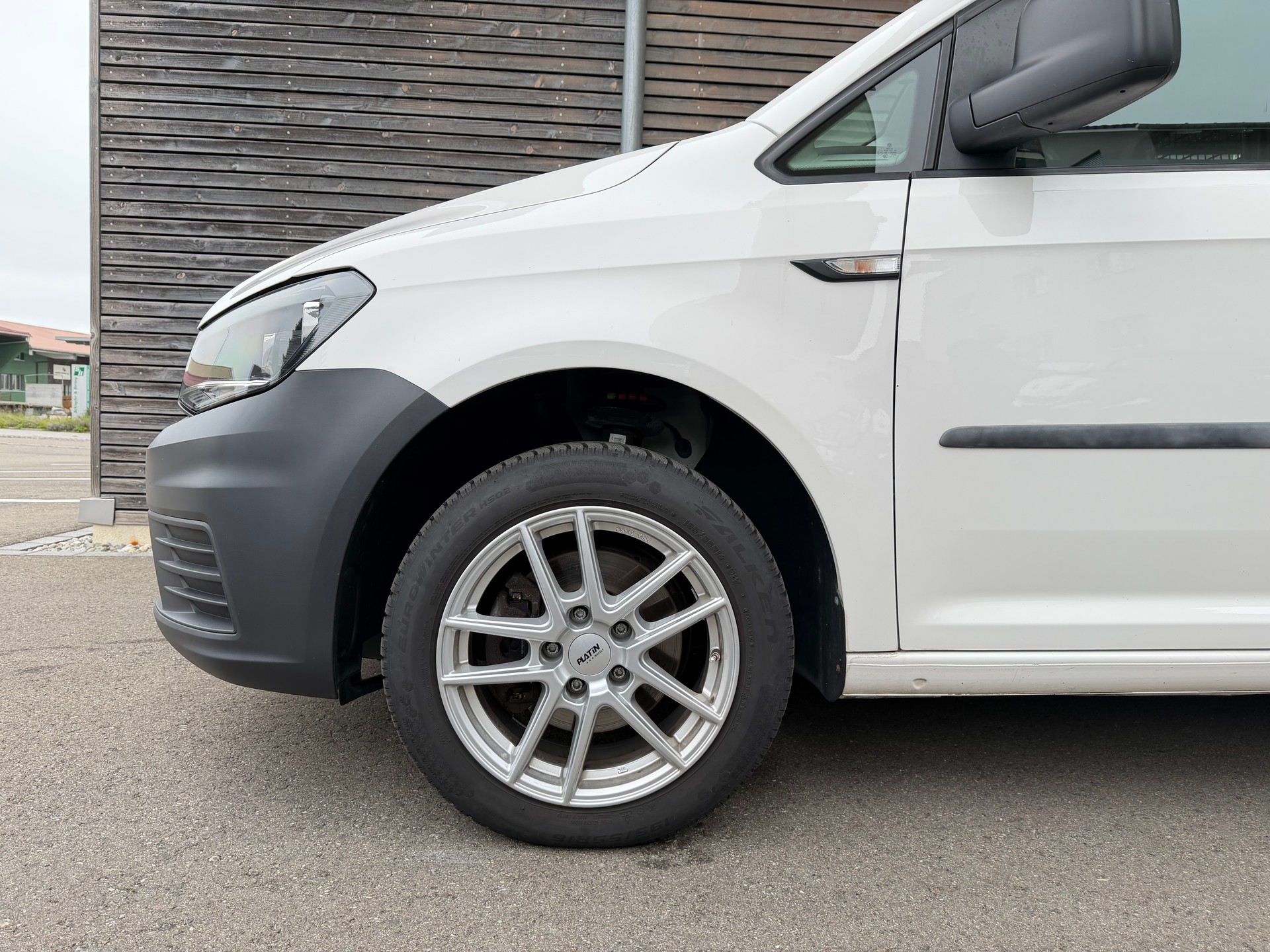 VW Caddy 2.0TDI BlueMotion Technology-image-6