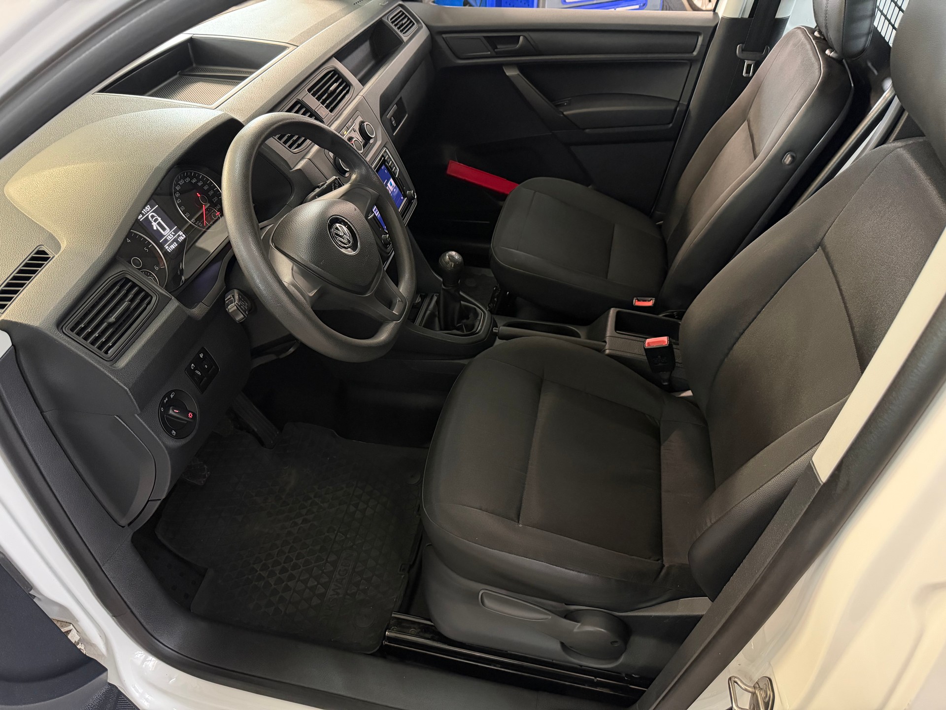 VW Caddy 2.0TDI BlueMotion Technology-image-11