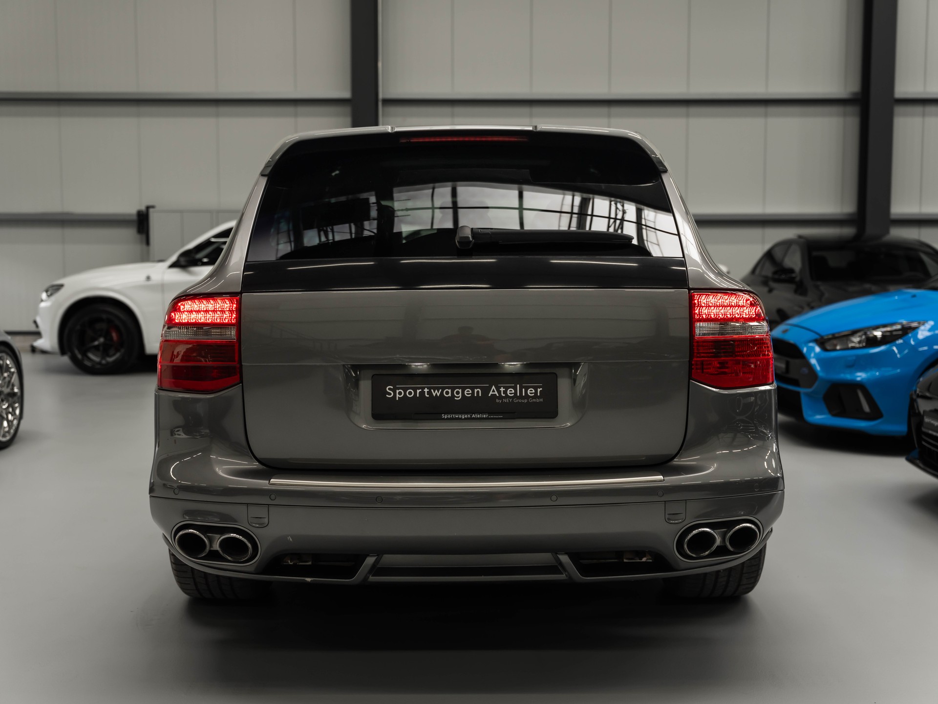 PORSCHE Cayenne S-showroom-element-2