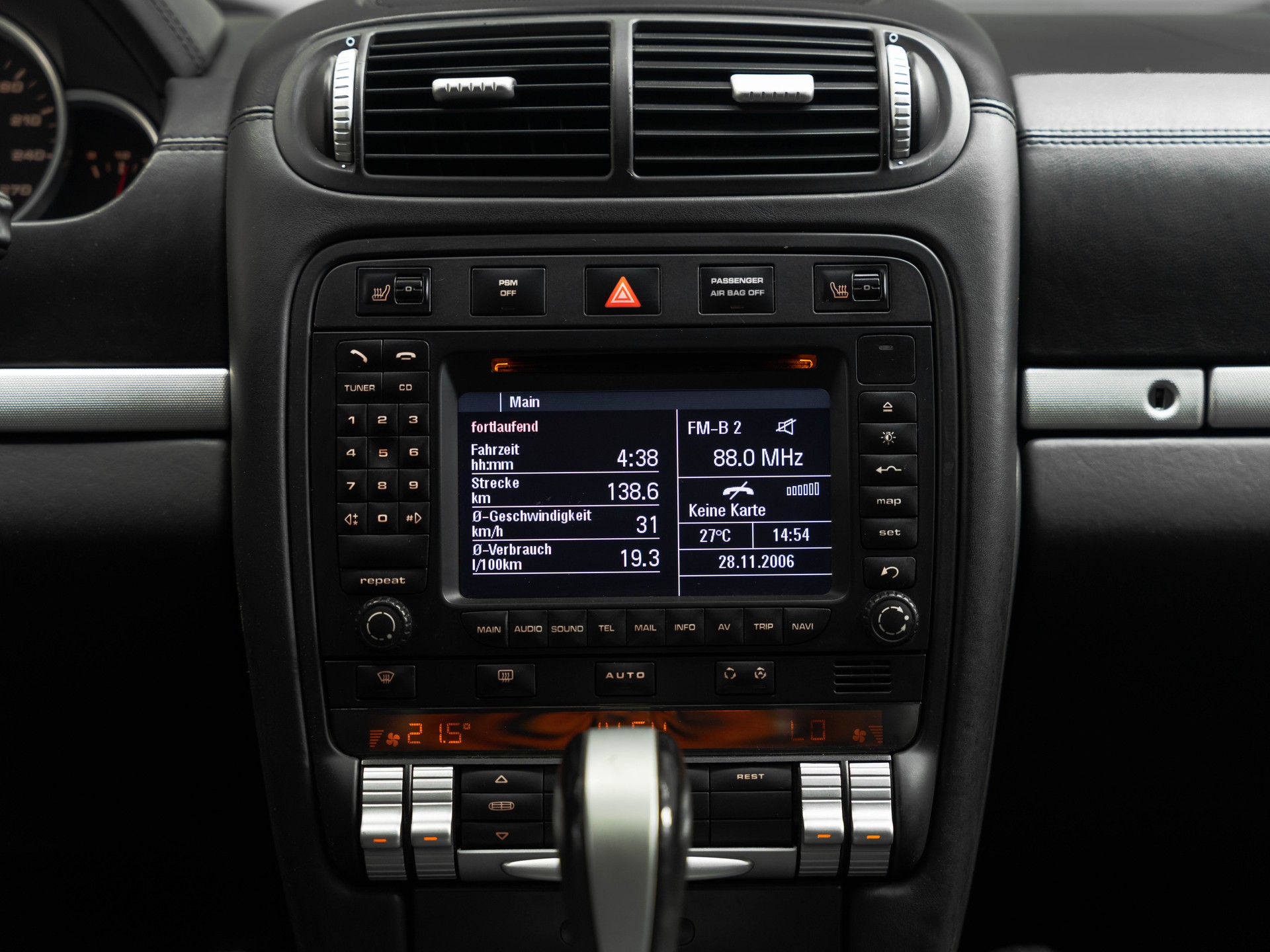PORSCHE Cayenne S-image-21