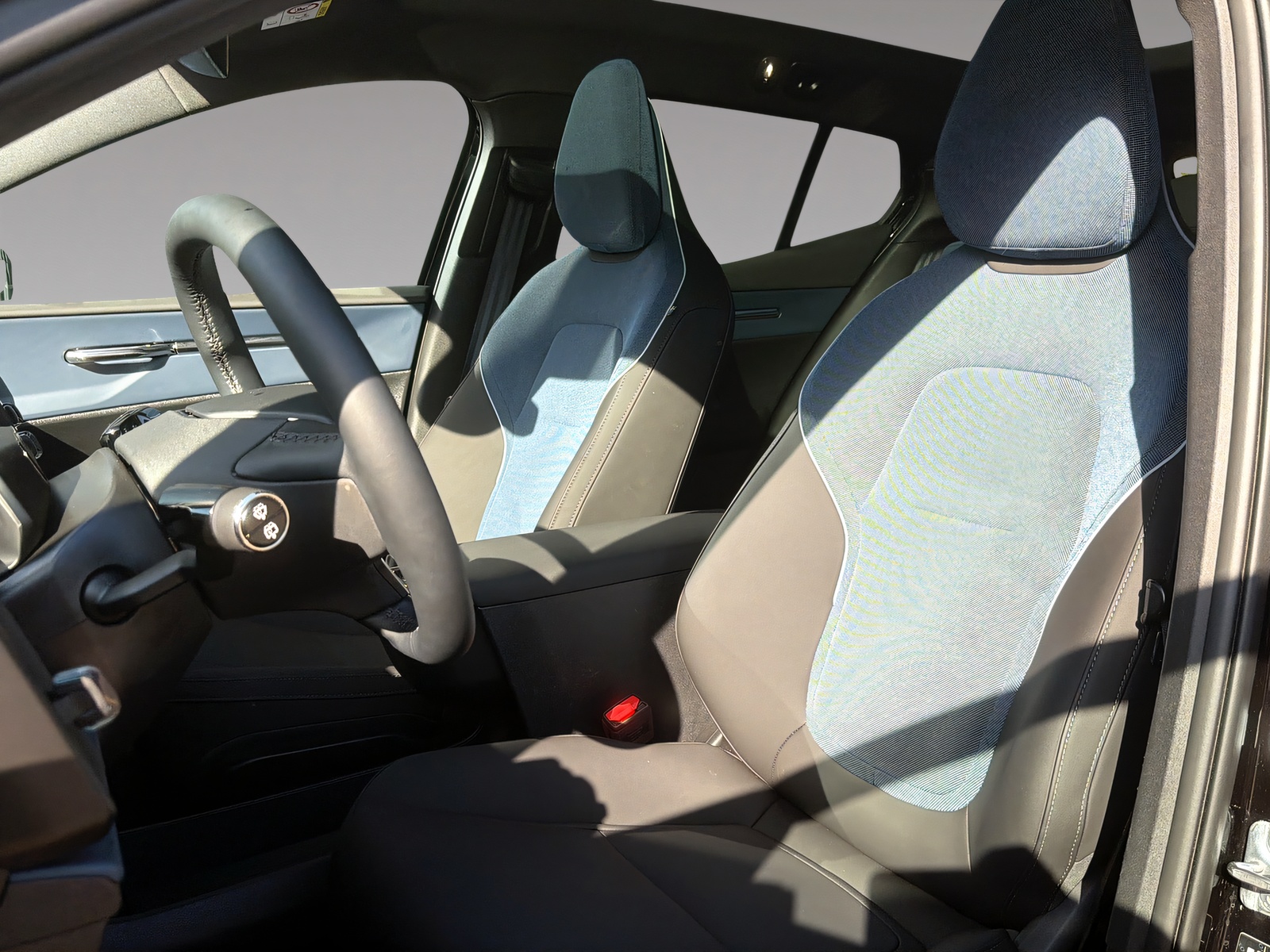 VOLVO EX30 E60 Twin Ultra Performance AWD-image-5