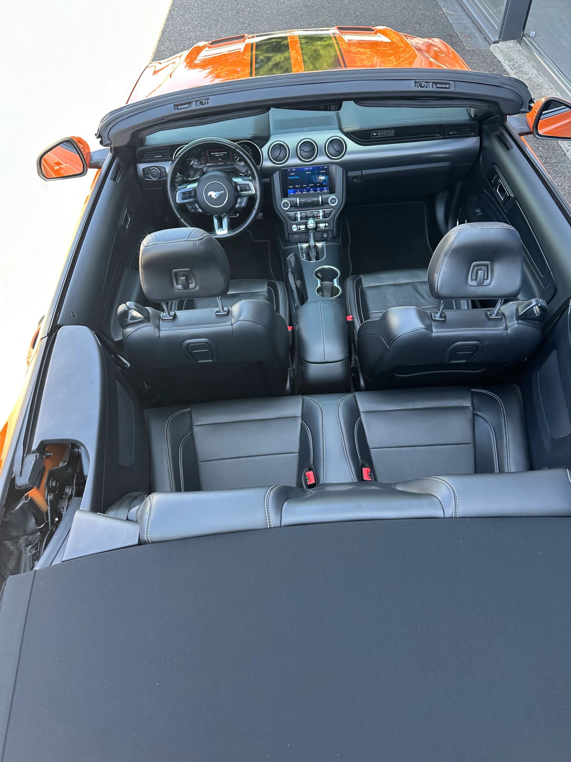 FORD Mustang Convertible 5.0 V8 GT-image-9