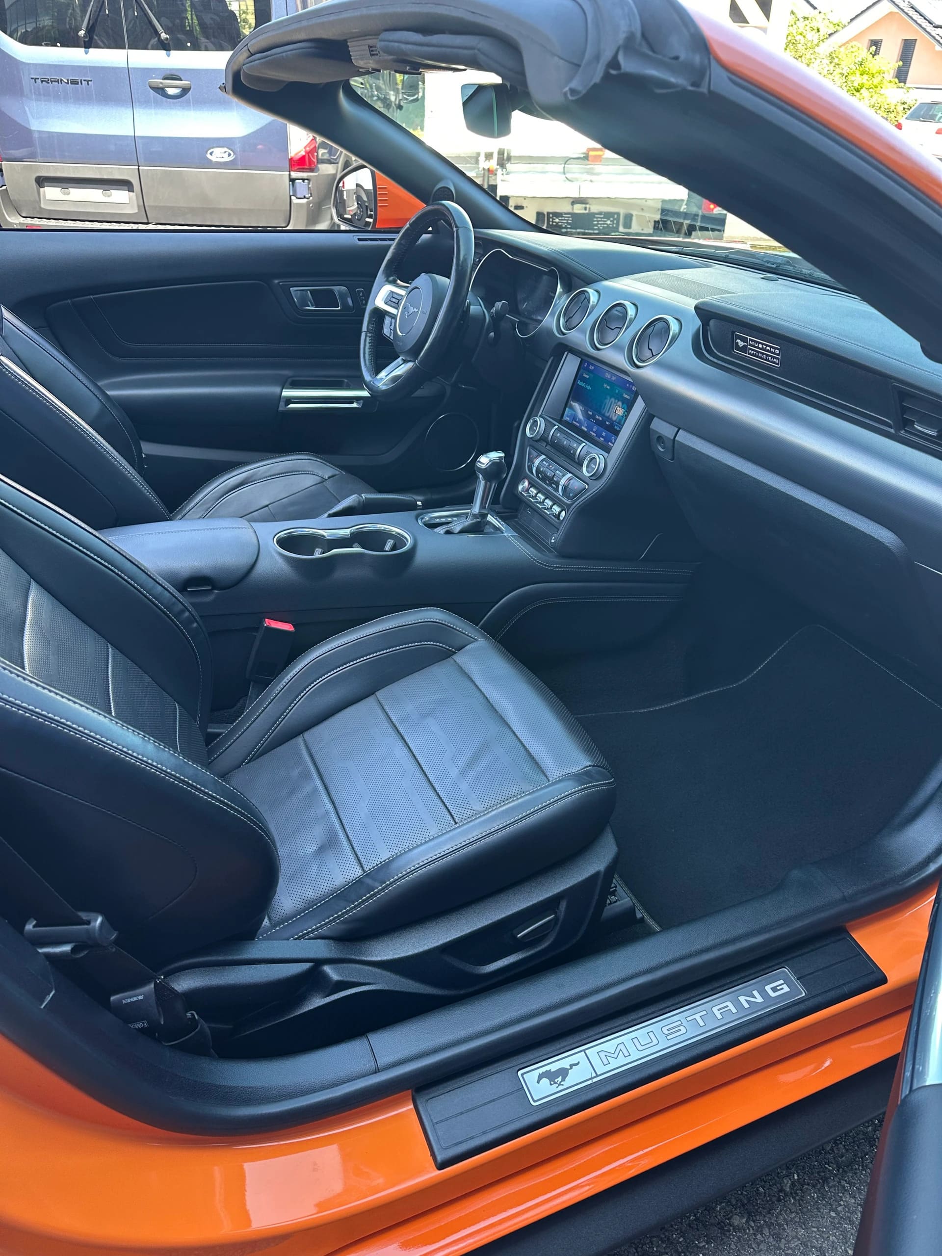 FORD Mustang Convertible 5.0 V8 GT-image-11