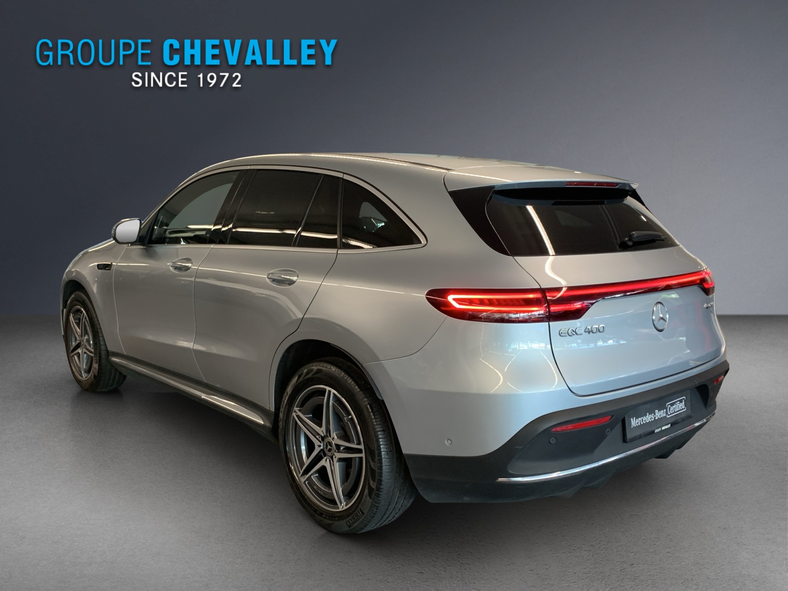 MERCEDES-BENZ EQC 400 AMG Line 4Matic-showroom-element-3