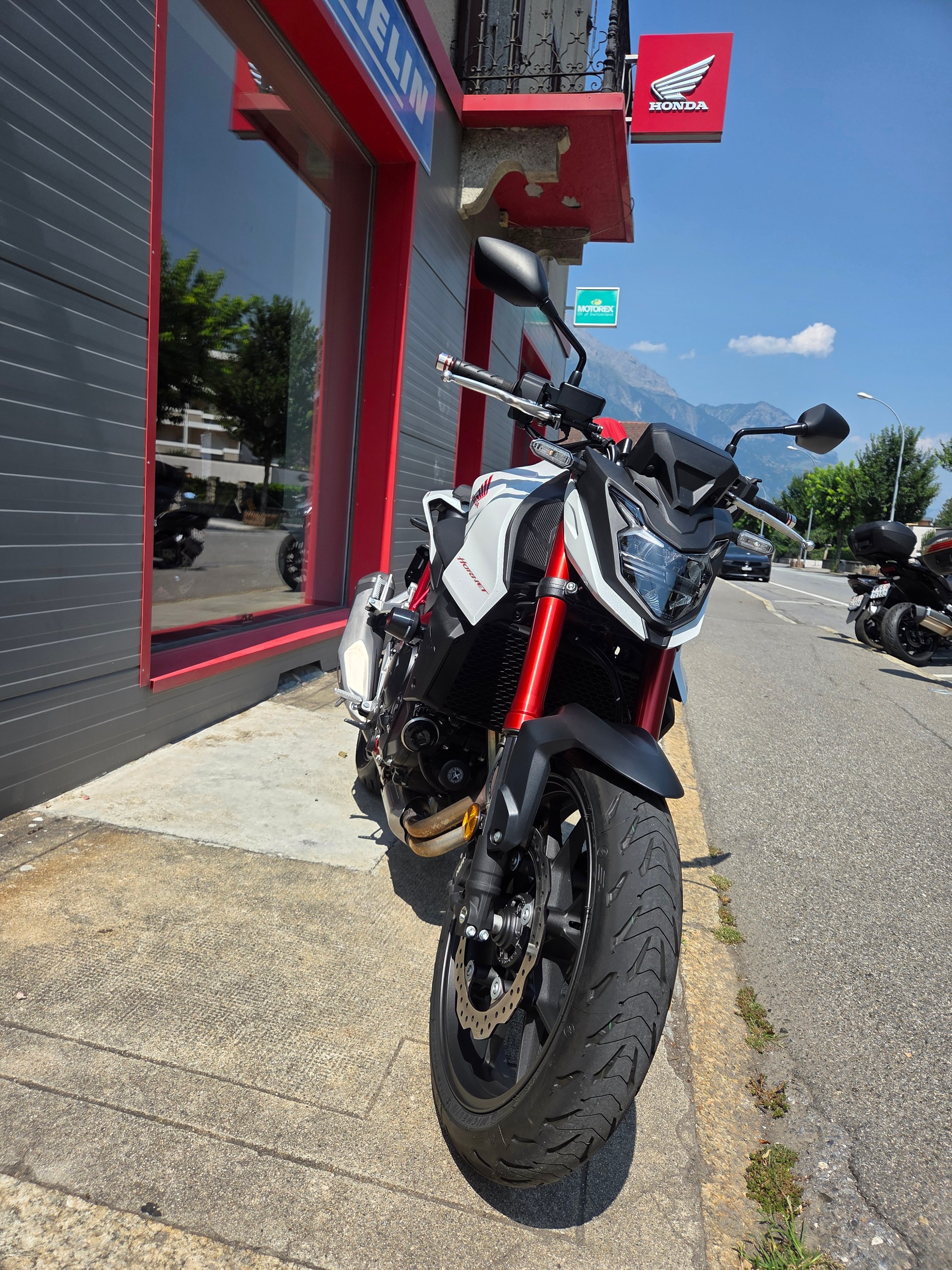 HONDA CB 750 Hornet-image-1
