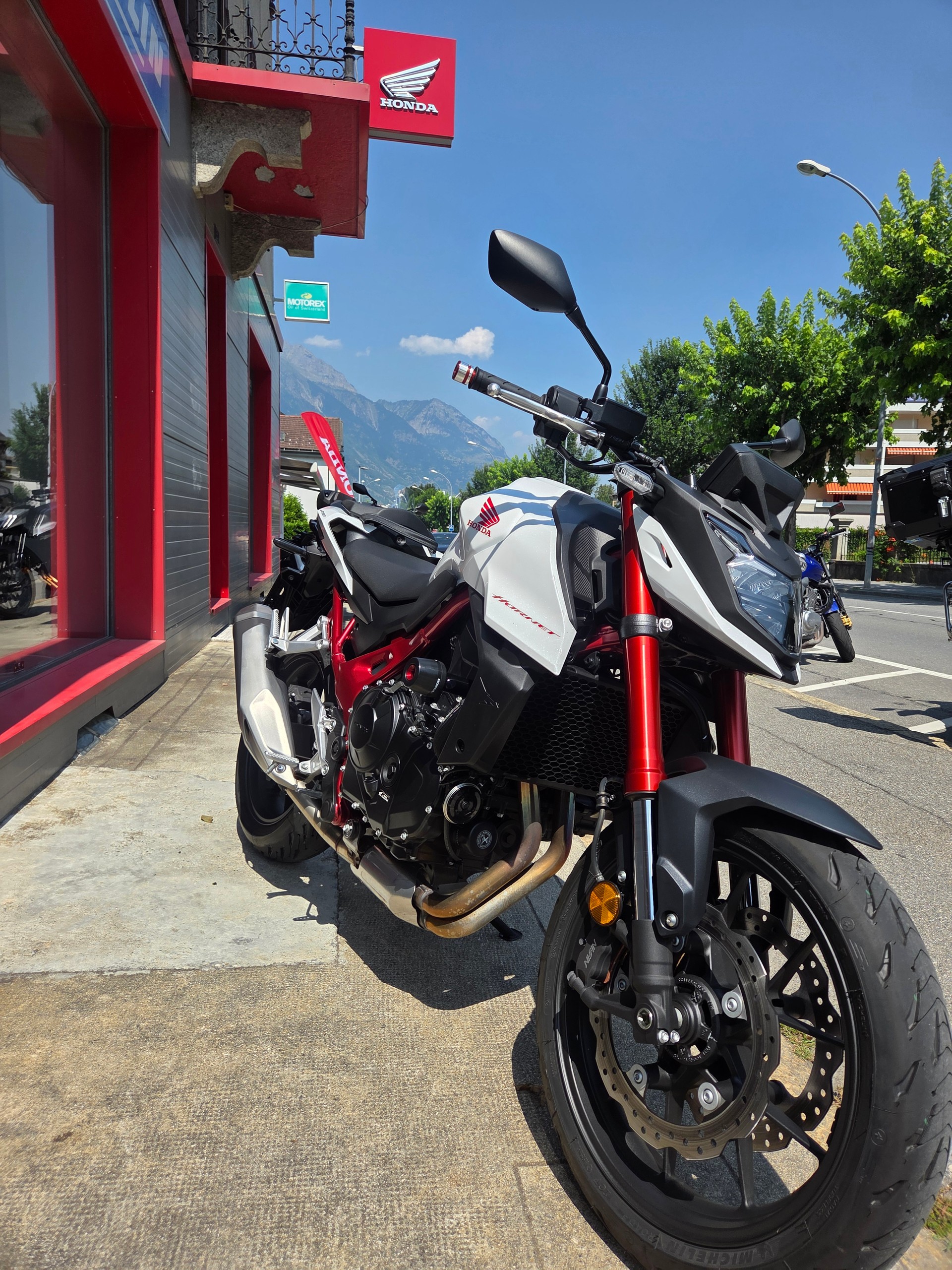 HONDA CB 750 Hornet-image-0