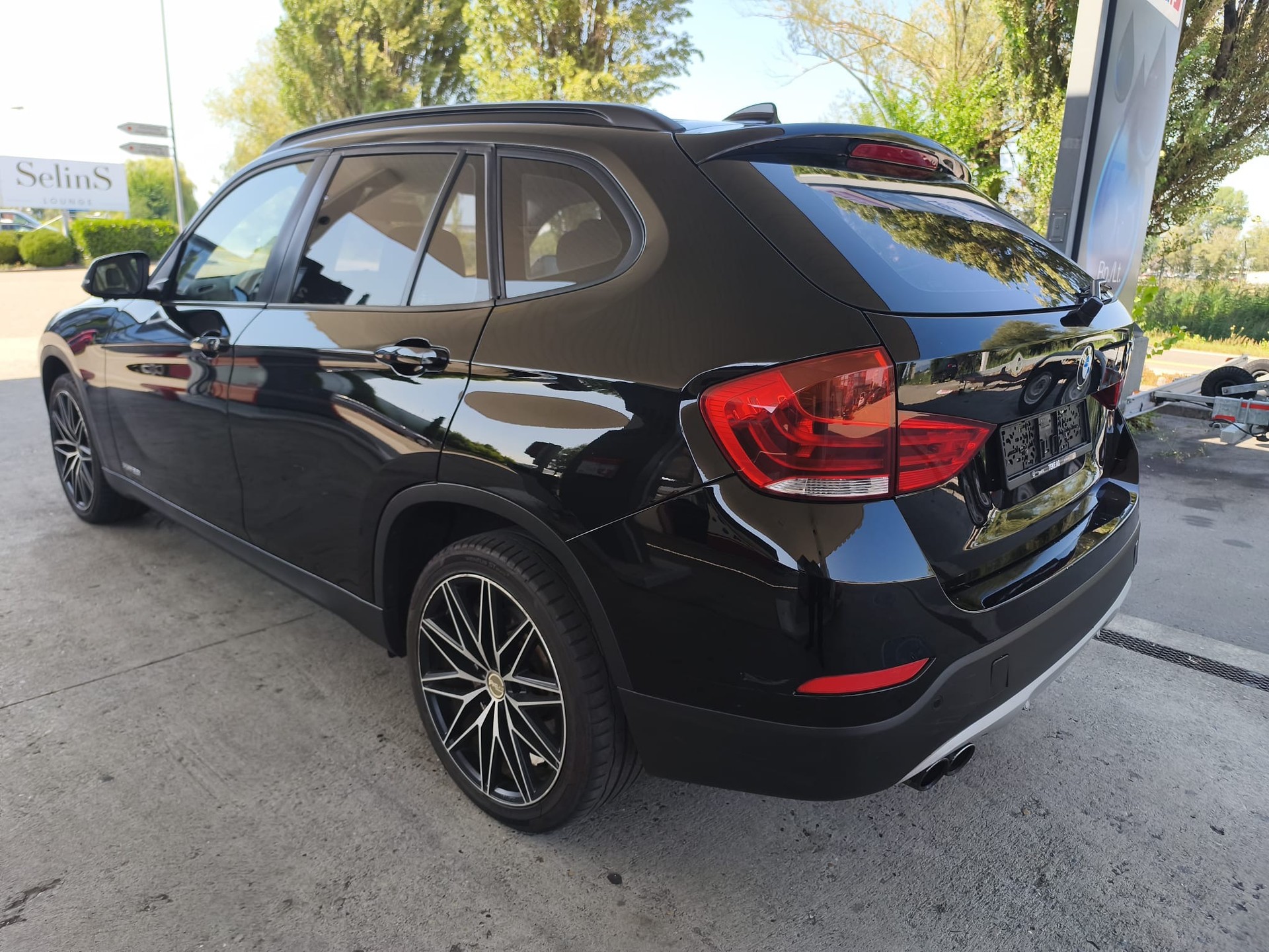 BMW X1 xDrive 20i xLine Steptronic-showroom-element-3