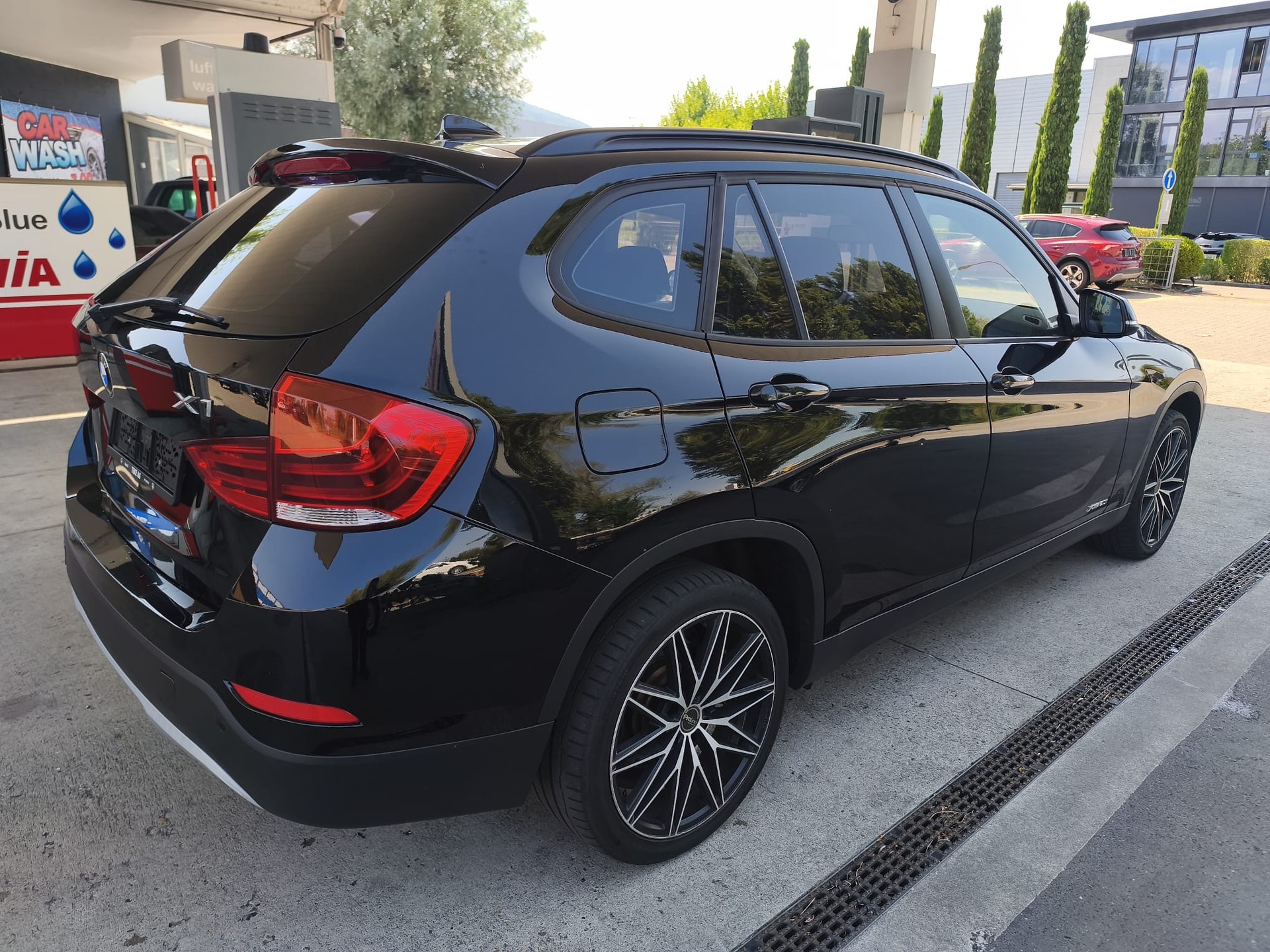 BMW X1 xDrive 20i xLine Steptronic-image-5