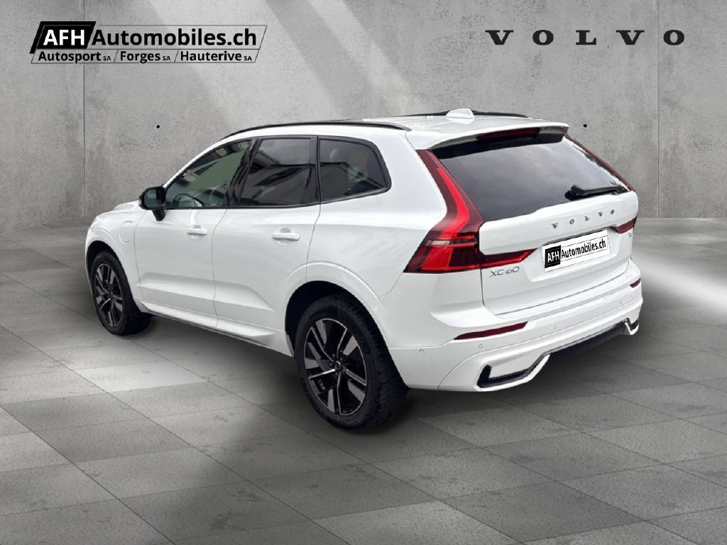 VOLVO XC60 2.0 T6 TE Plus Dark eAWD-showroom-element-3