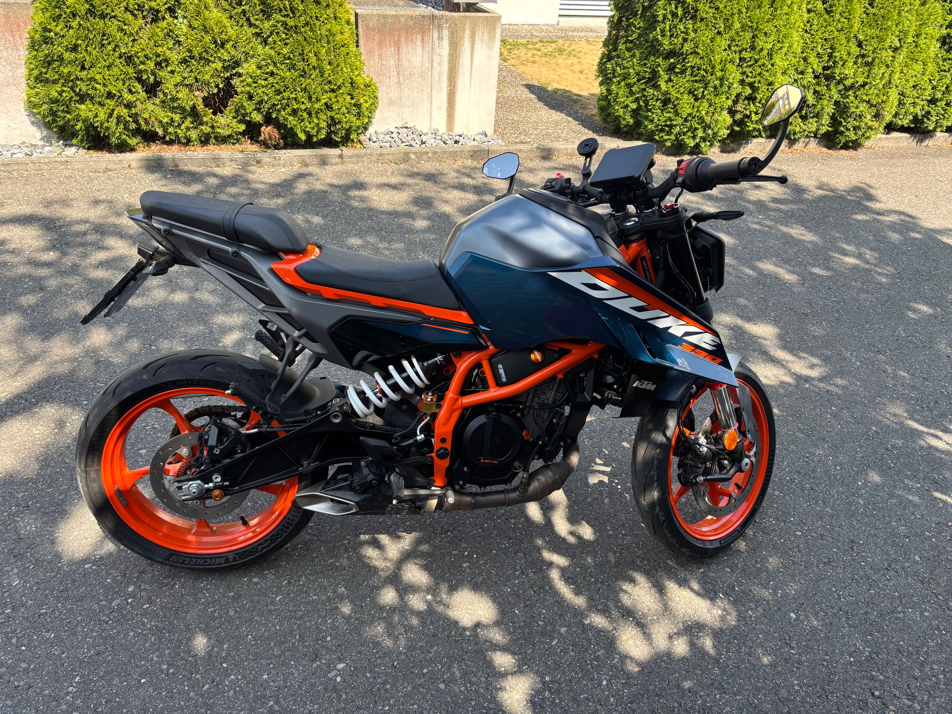 KTM 390 Duke-image-4