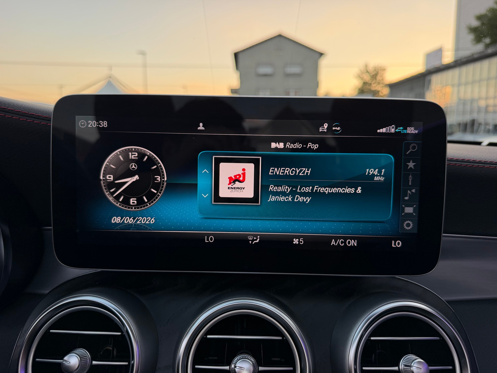 MERCEDES-BENZ C 200 AMG Line + Premium + Cabriolet 4Matic 9G-Tronic-image-18