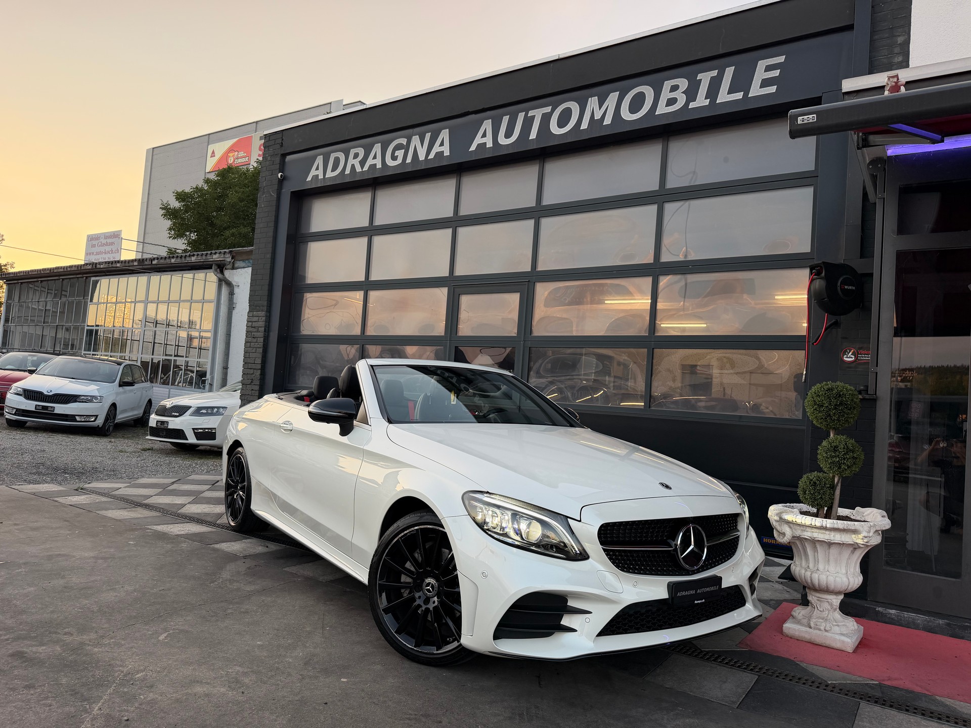 MERCEDES-BENZ C 200 AMG Line + Premium + Cabriolet 4Matic 9G-Tronic-showroom-element-2