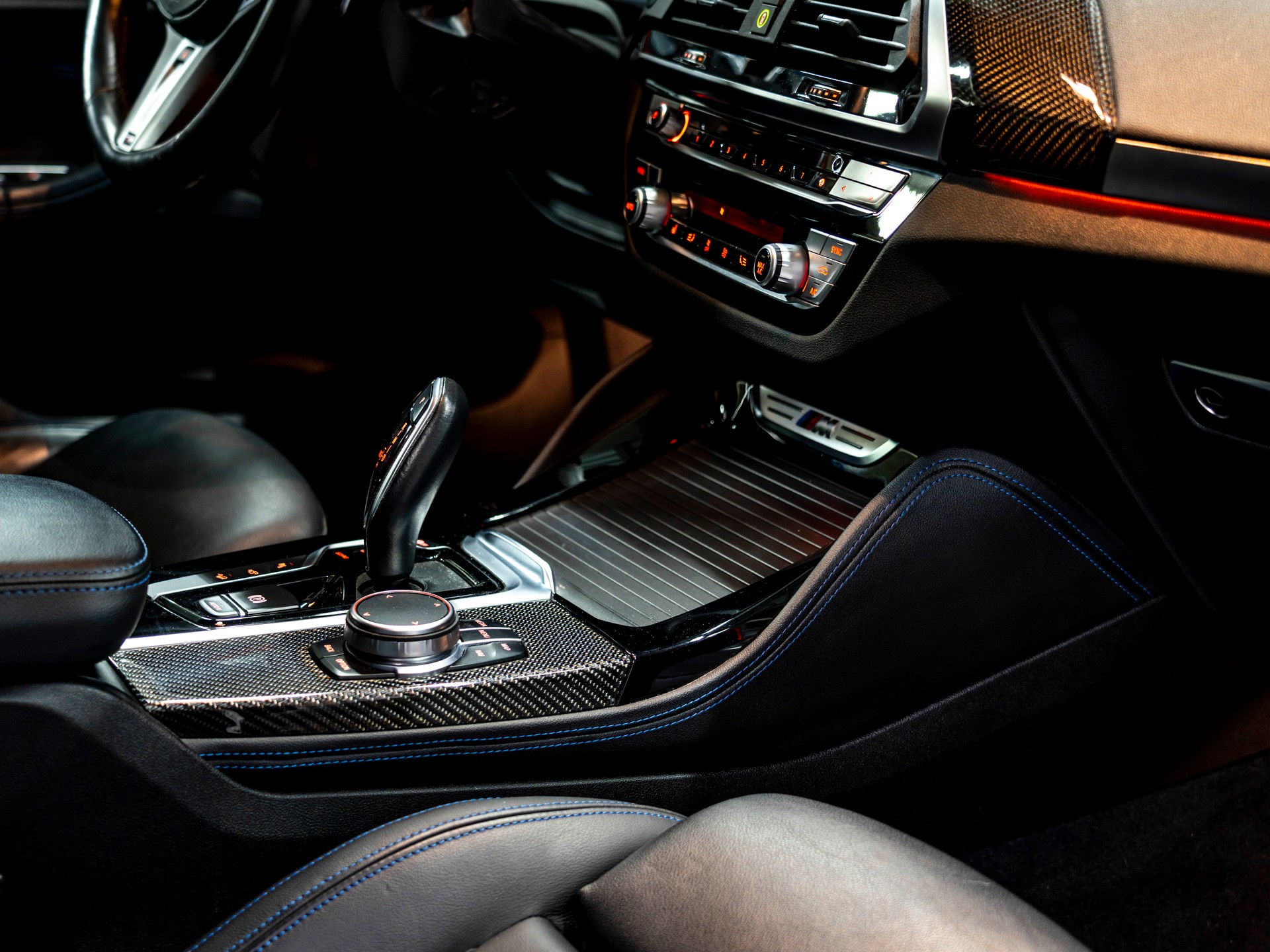 BMW X4 xDrive 48V M40d Steptronic-image-21