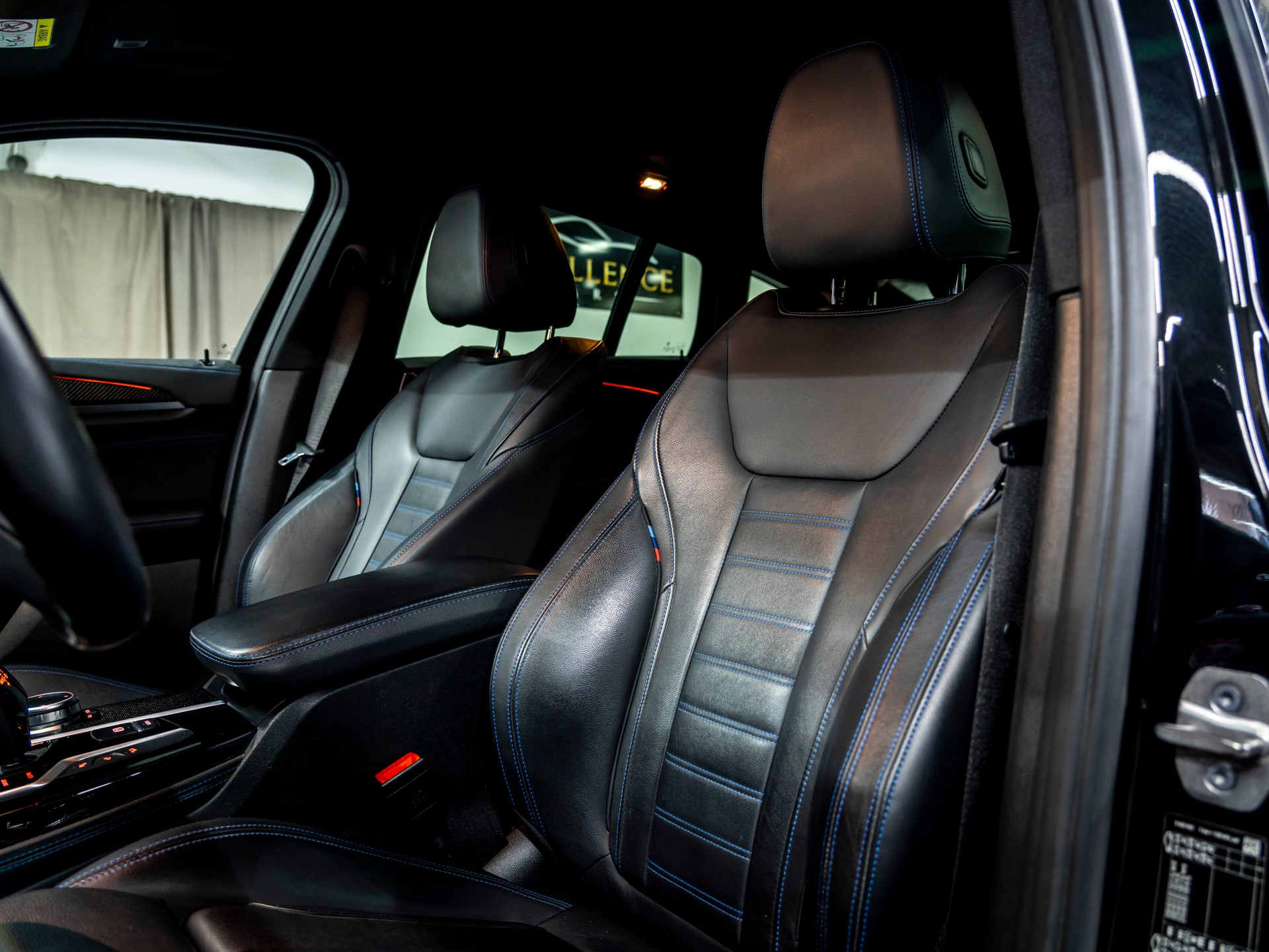 BMW X4 xDrive 48V M40d Steptronic-image-16