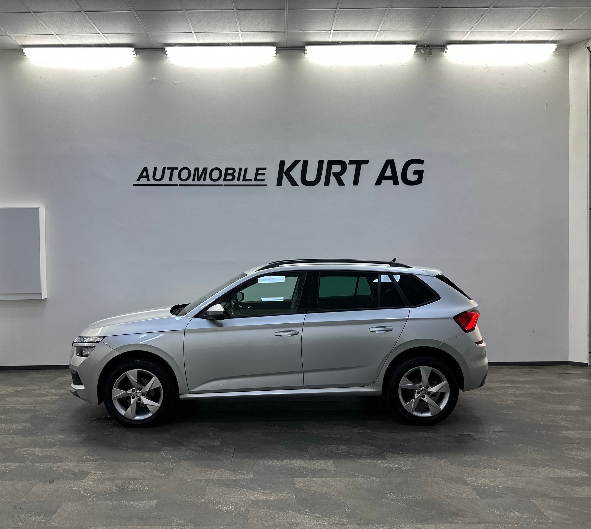 SKODA Kamiq 1.0 TSI Drive 125-showroom-element-2