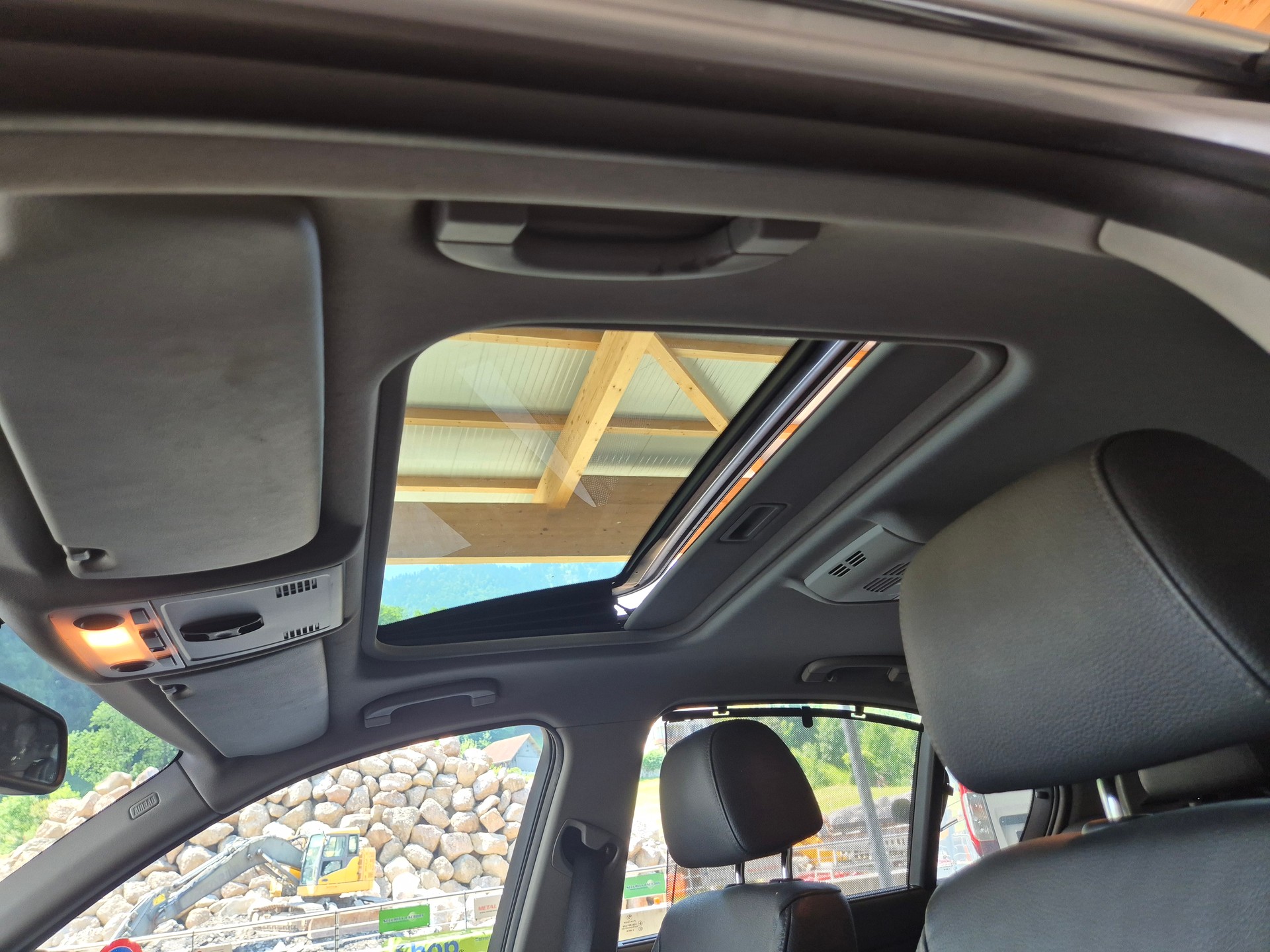 BMW 330i x-Drive Steptronic-image-9