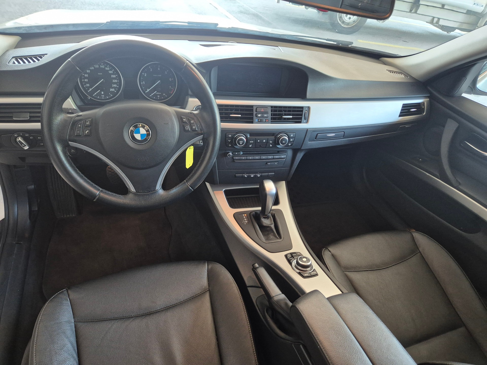 BMW 330i x-Drive Steptronic-image-6