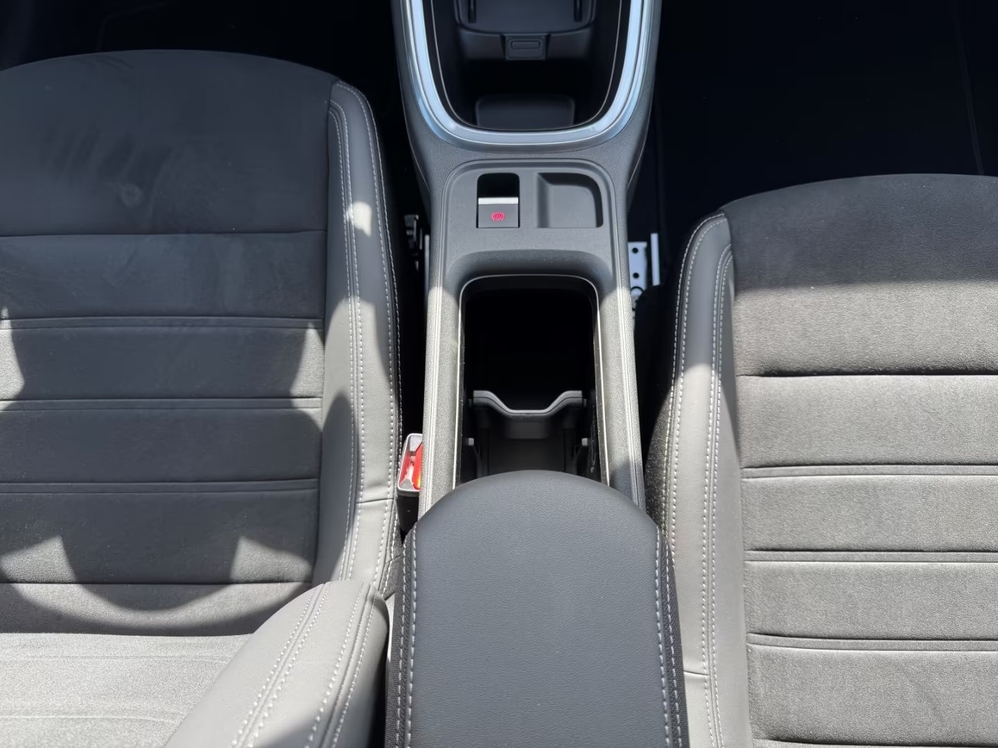 FIAT 600 1.2 Hybrid 145 Sport-image-47