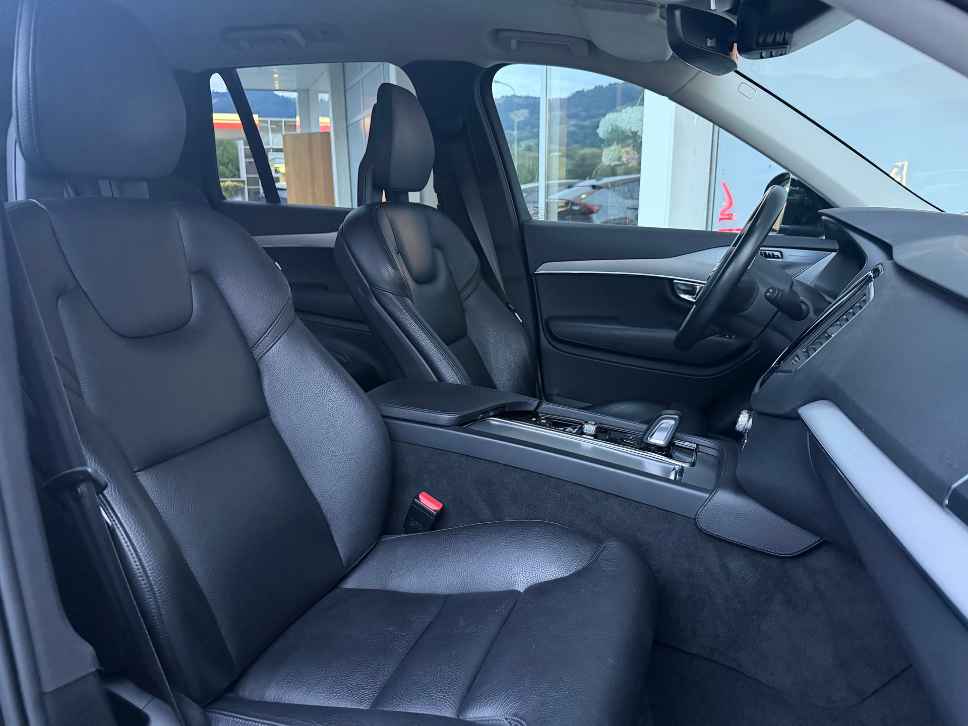 VOLVO XC90 B5 Diesel Mild Hybrid AWD Momentum Geartronic-showroom-element-3