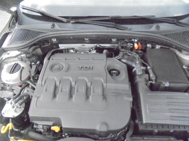 SKODA Octavia 1.6 TDI Ambition DSG-image-13