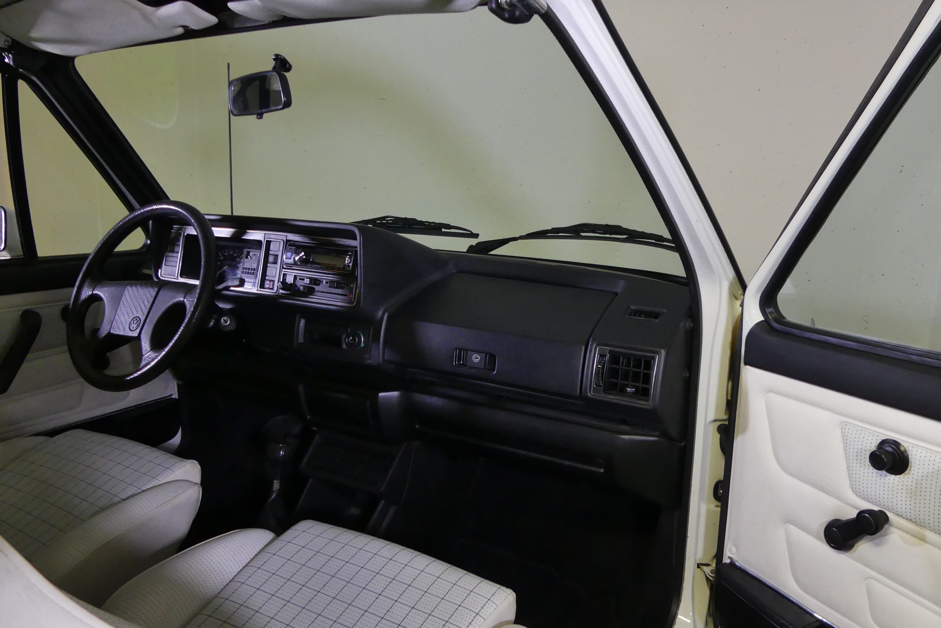 VW Golf Cabriolet 1800 GL Quartett/Special/White-image-9