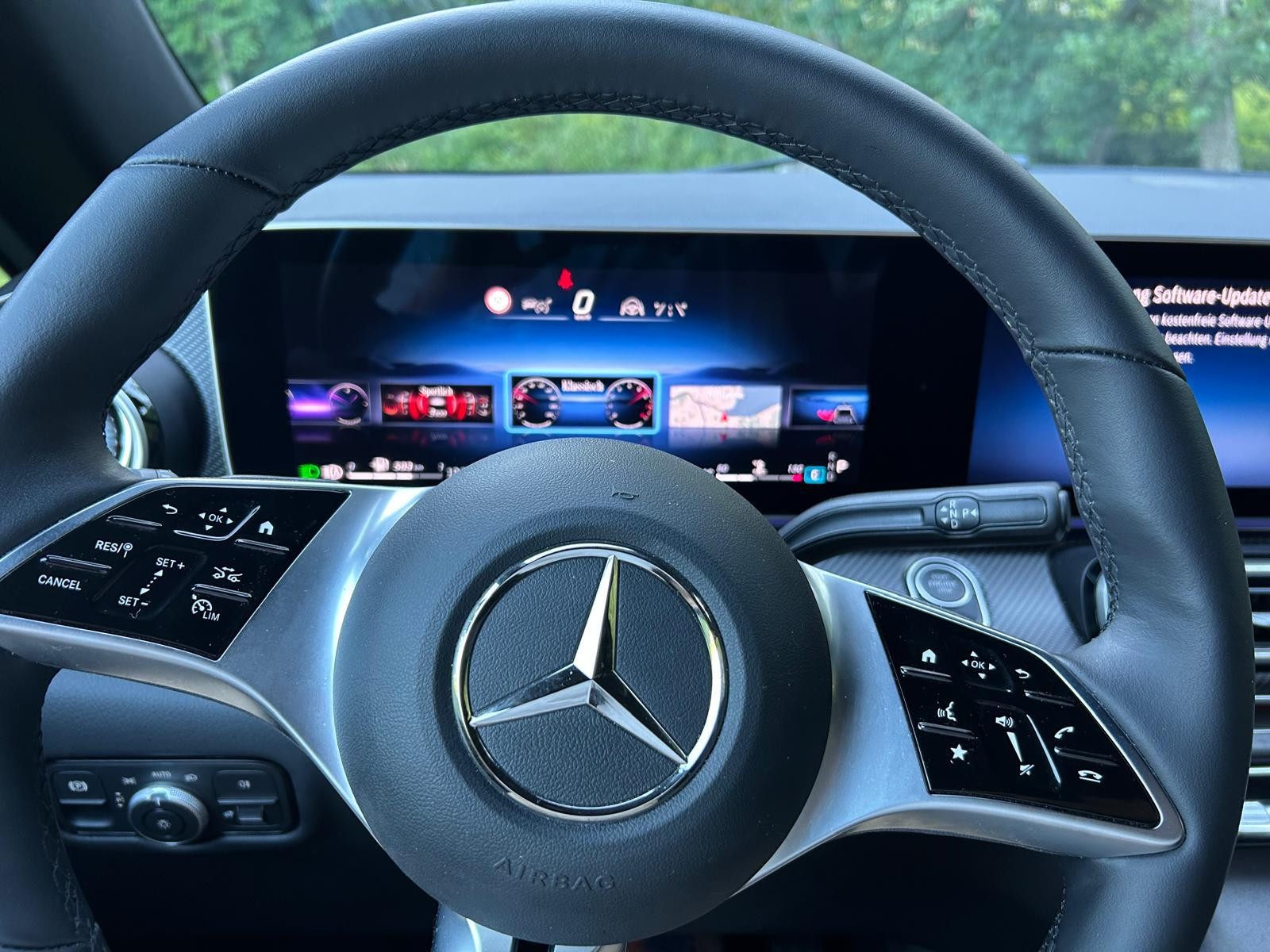 MERCEDES-BENZ d AMG 4Matic Avantgarde 7Sitze elekt. Schiebetüren AHK-image-2