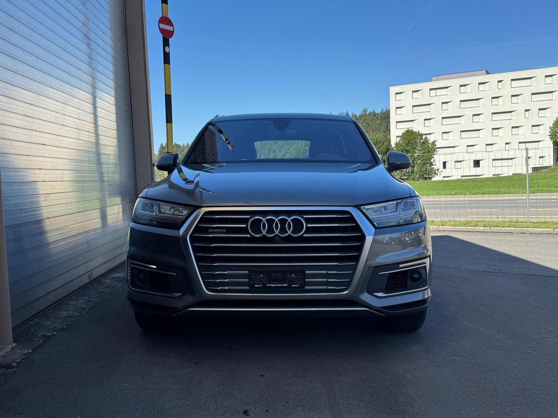 AUDI Q7 e-tron 3.0 TDI quattro tiptronic-showroom-element-1