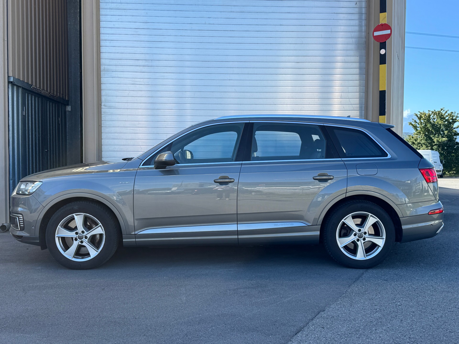 AUDI Q7 e-tron 3.0 TDI quattro tiptronic-showroom-element-2