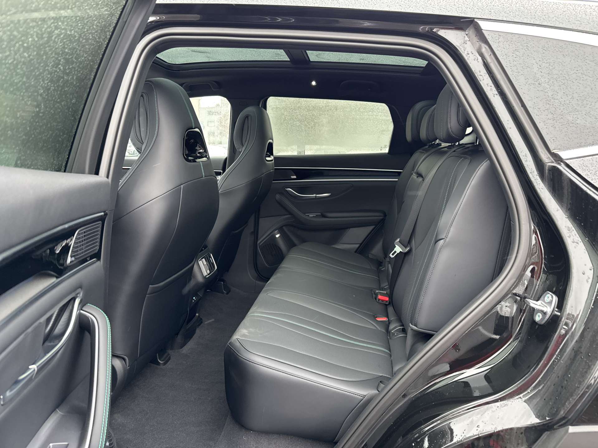 BYD Seal U DM-i PHEV Design AWD 324PS Automat-image-5