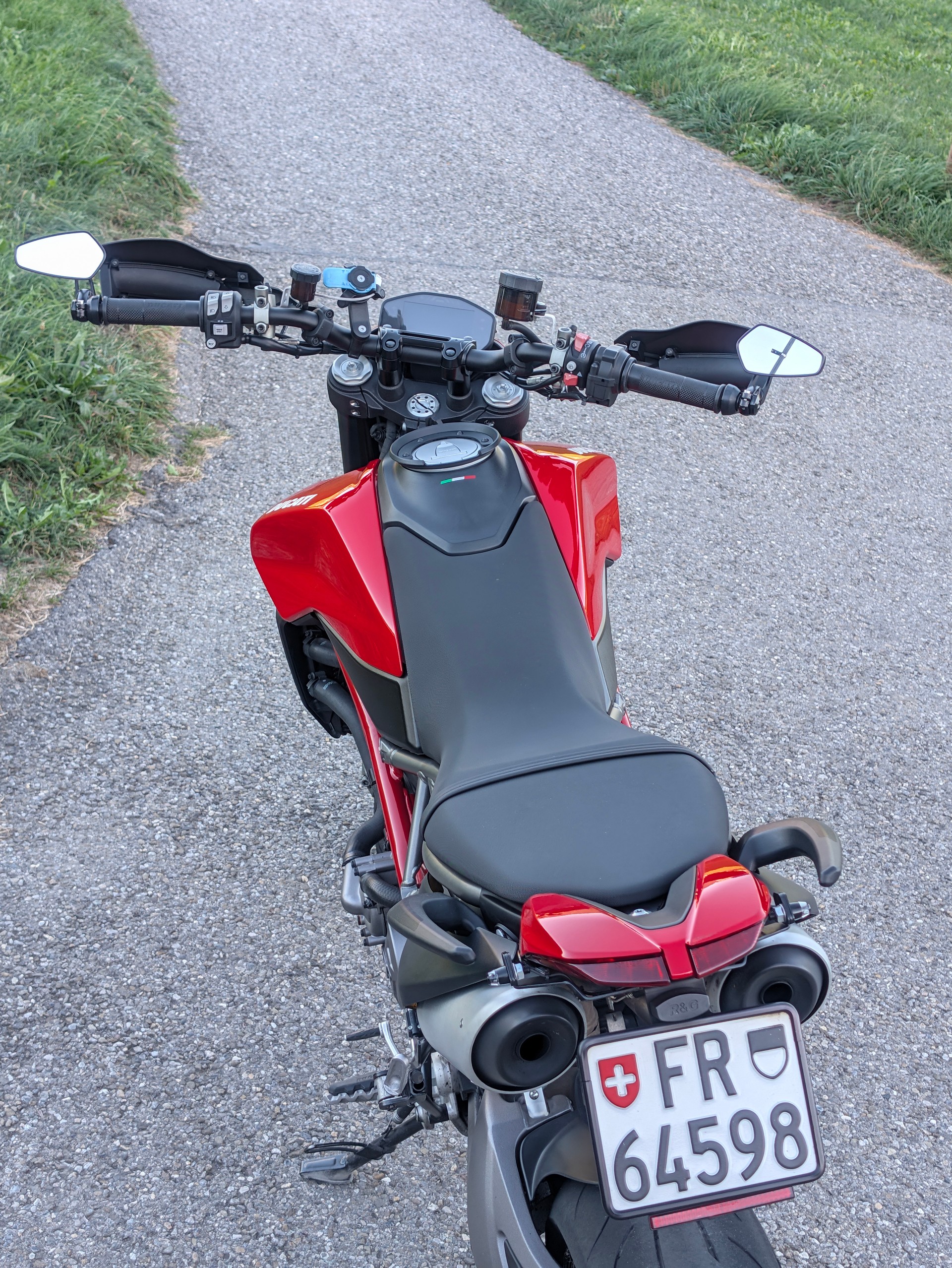 DUCATI Hypermotard 950-image-9