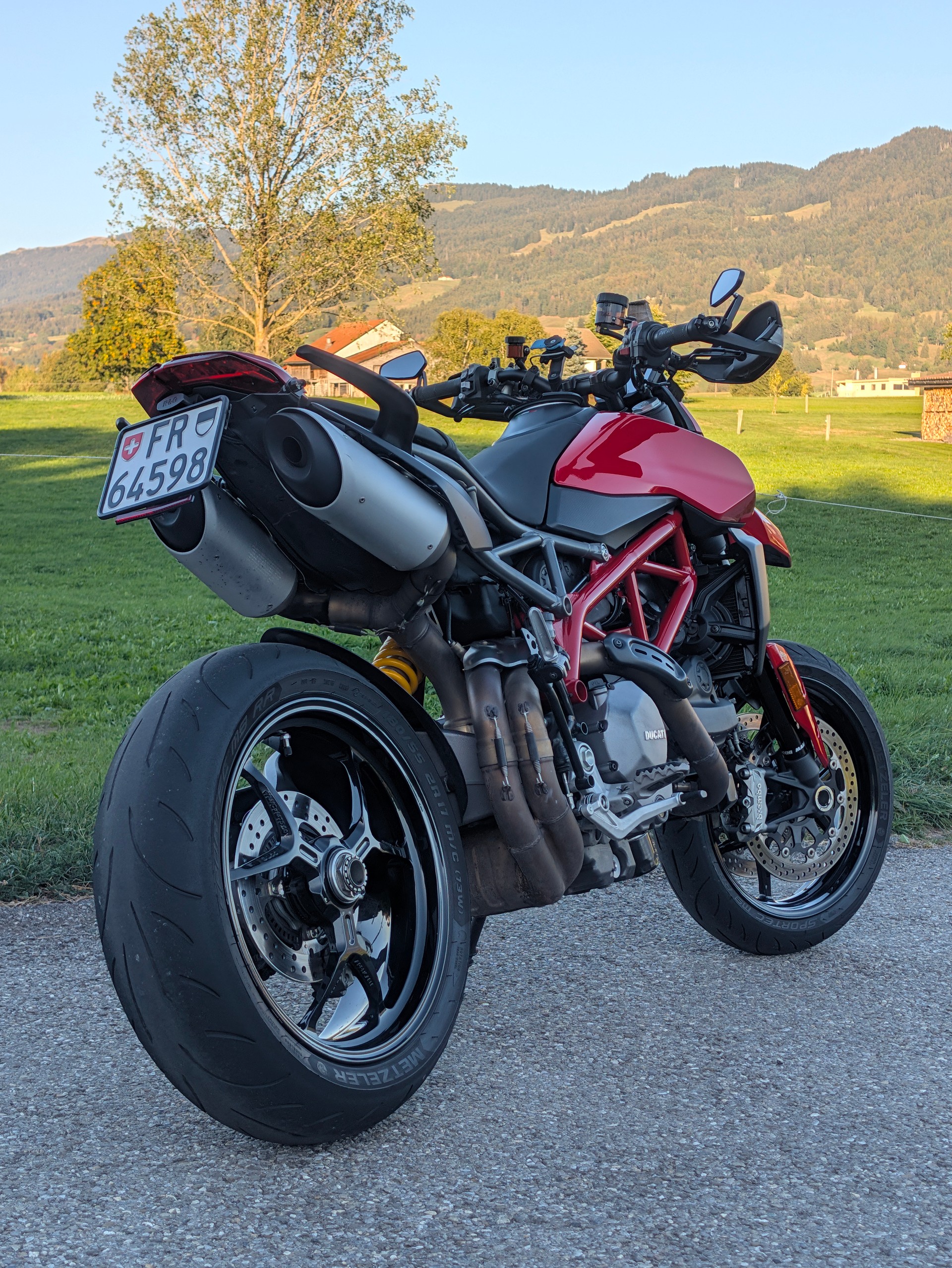 DUCATI Hypermotard 950-image-2