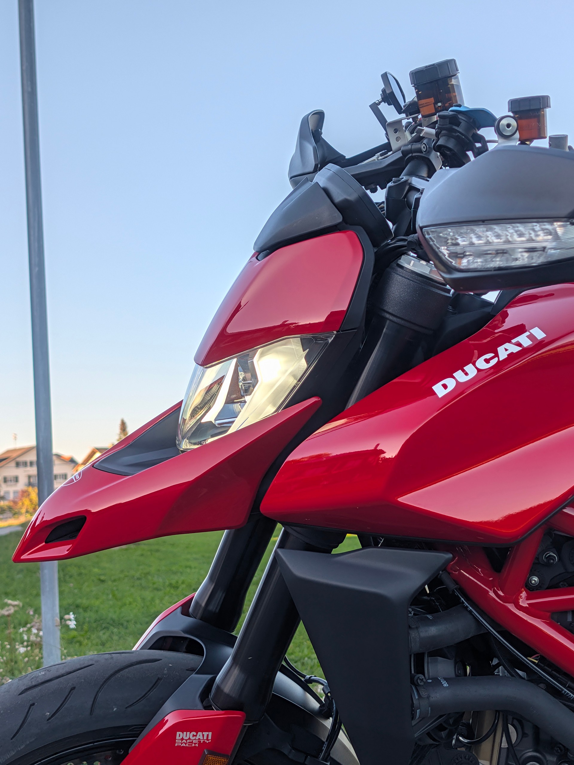 DUCATI Hypermotard 950-image-5