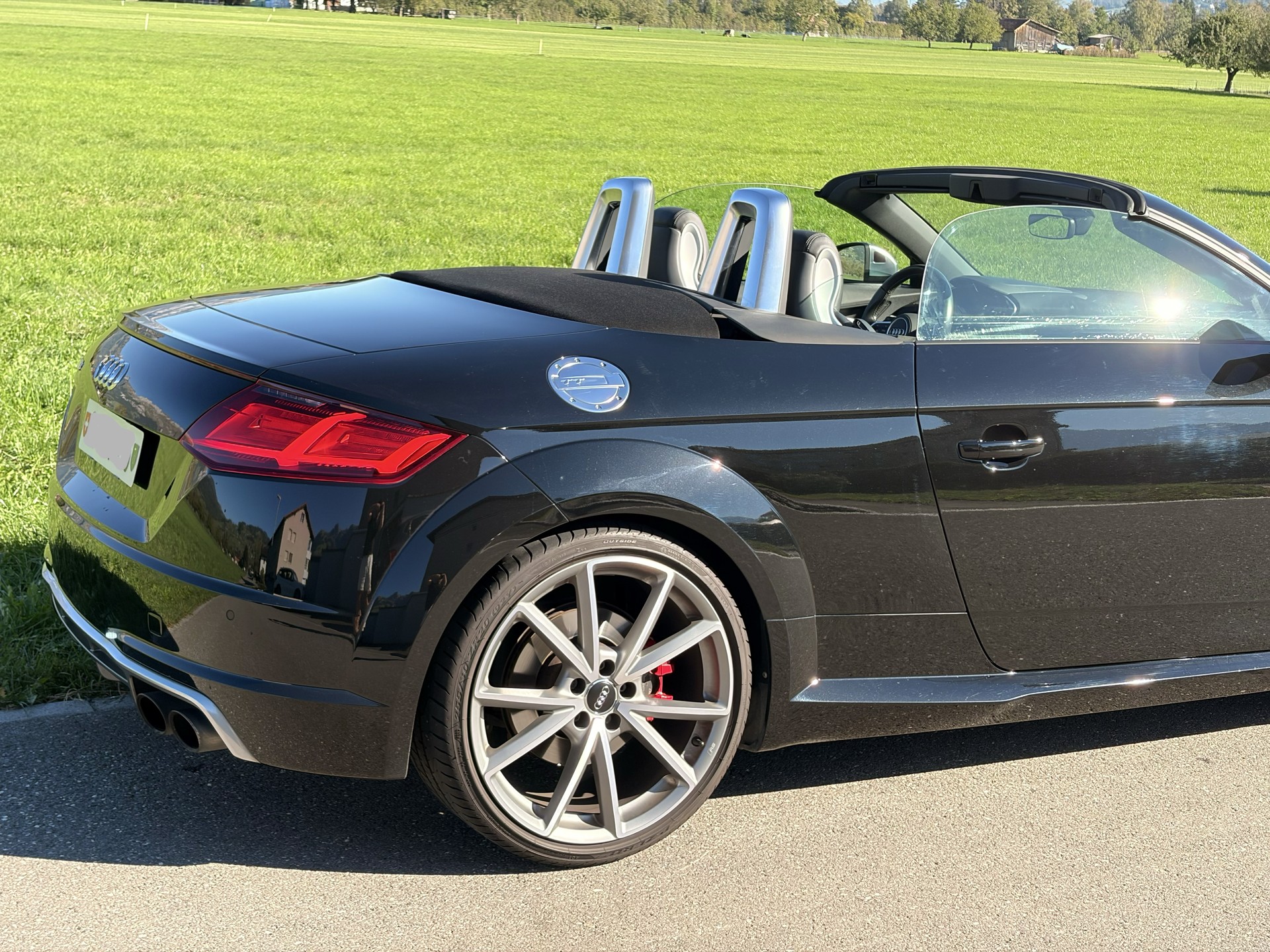 AUDI 2.0 TFSI quattro S-Tronic-image-4