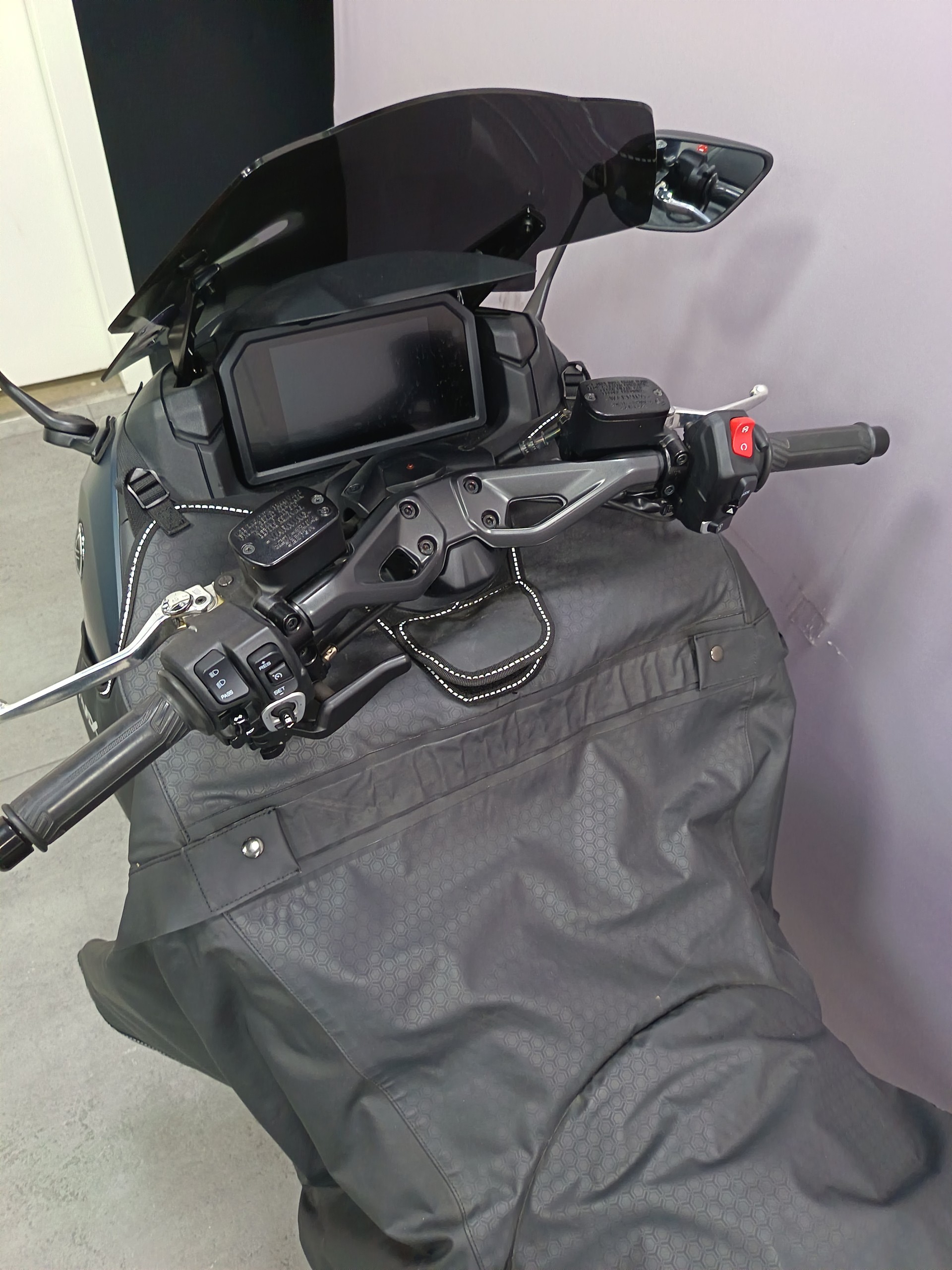 YAMAHA T-MAX Tech-Max XP 560-image-4
