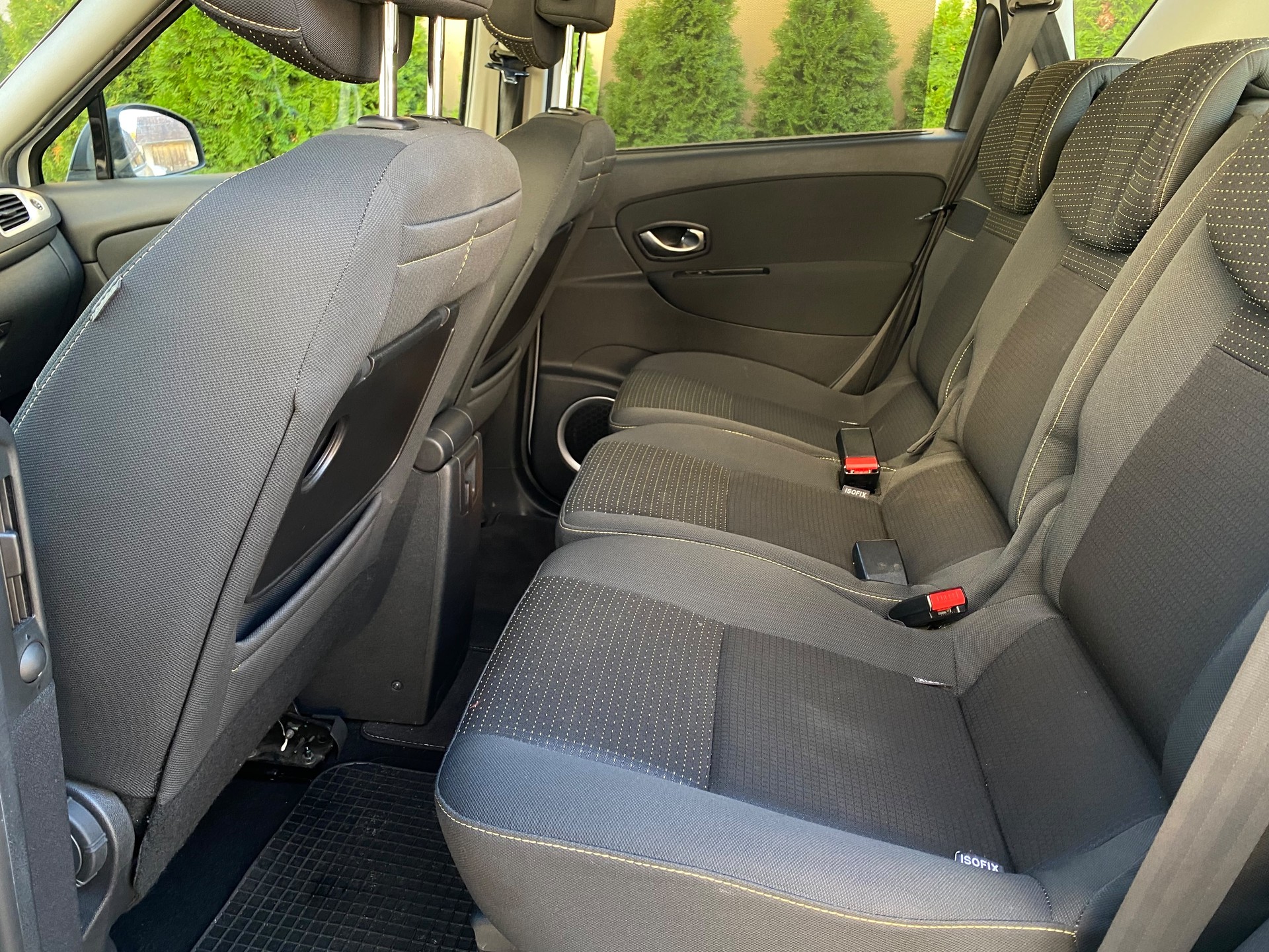 RENAULT Scénic 1.4 16V Turbo Privilège-image-13