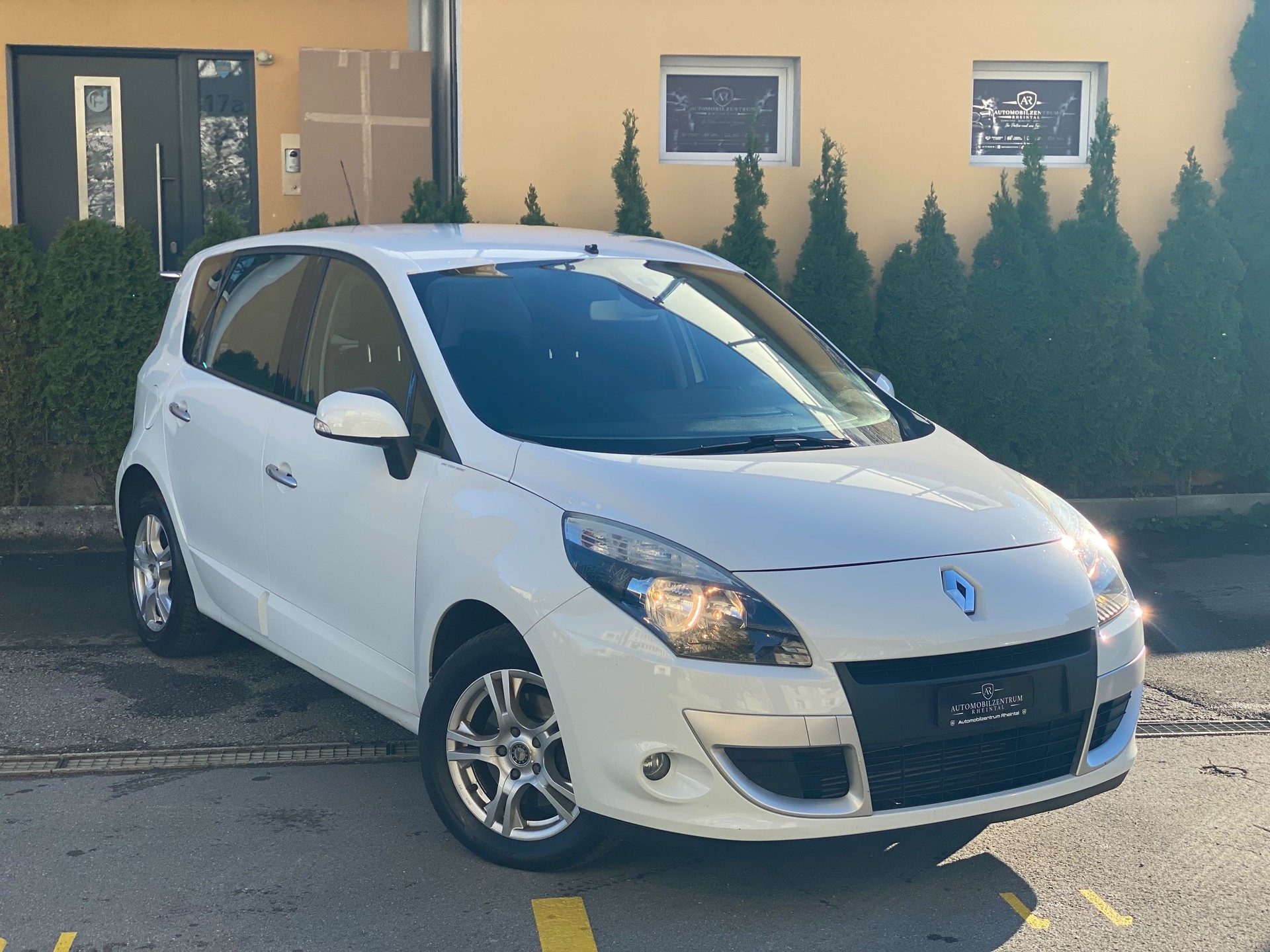 RENAULT Scénic 1.4 16V Turbo Privilège-showroom-element-2