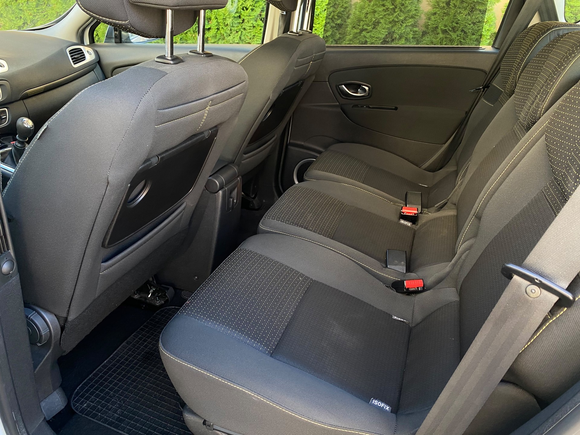 RENAULT Scénic 1.4 16V Turbo Privilège-image-11