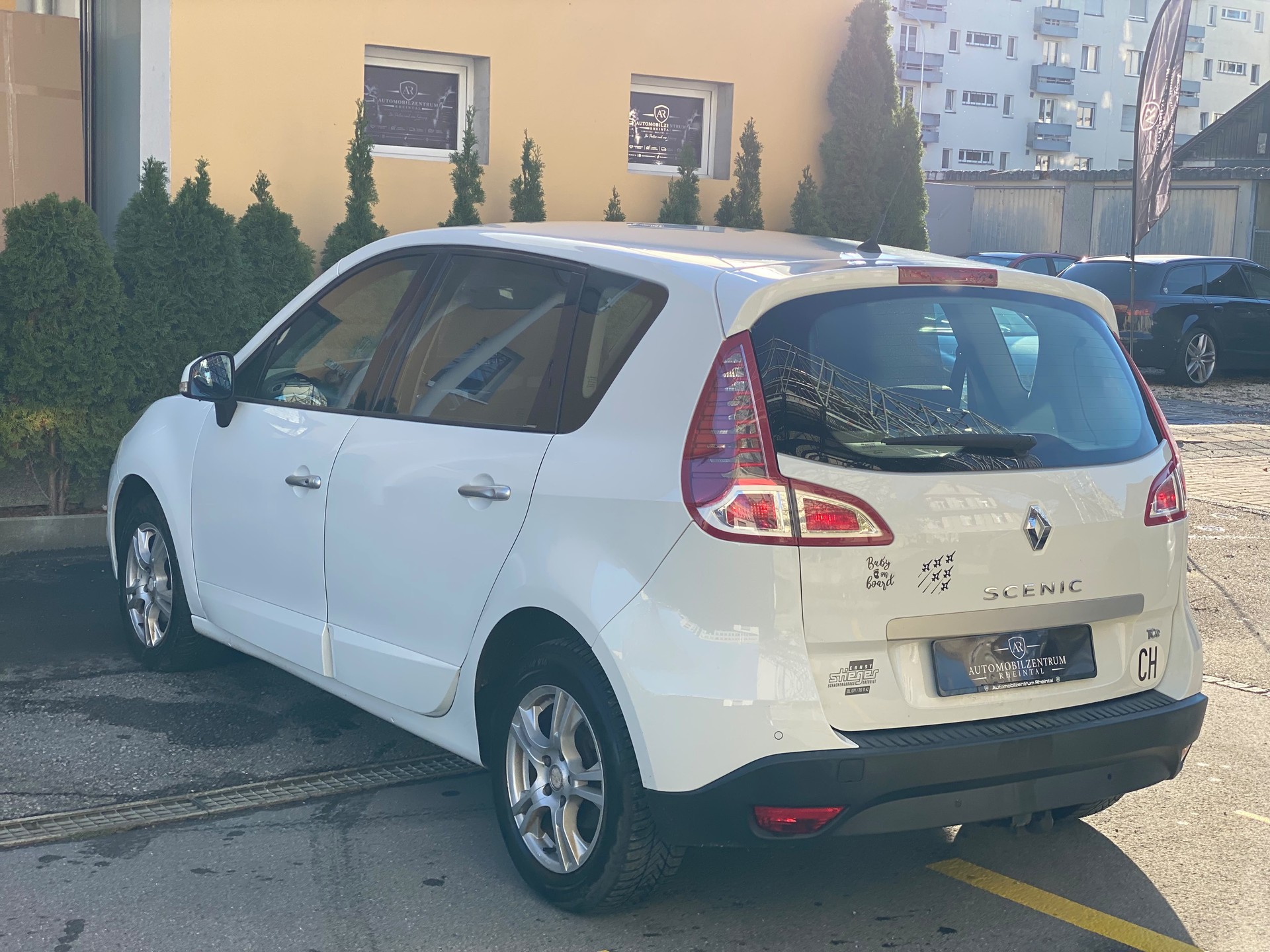 RENAULT Scénic 1.4 16V Turbo Privilège-image-6
